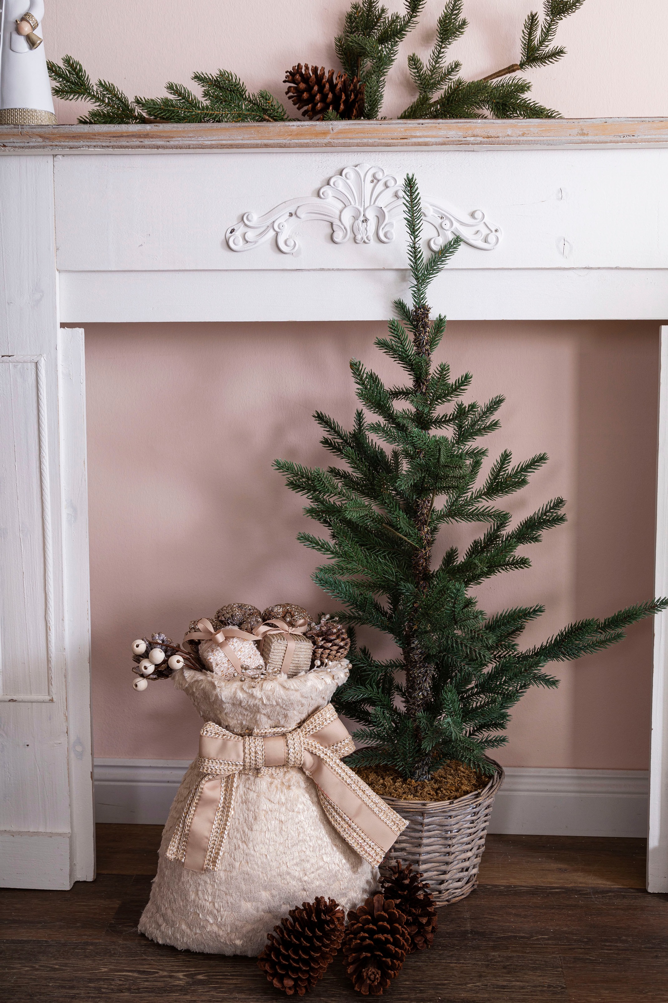 Myflair Möbel & Accessoires Weihnachtsfigur »Deko-Geschenksack mit Tannenzapfen«, Weihnachtsdeko, Höhe ca. 45 cm