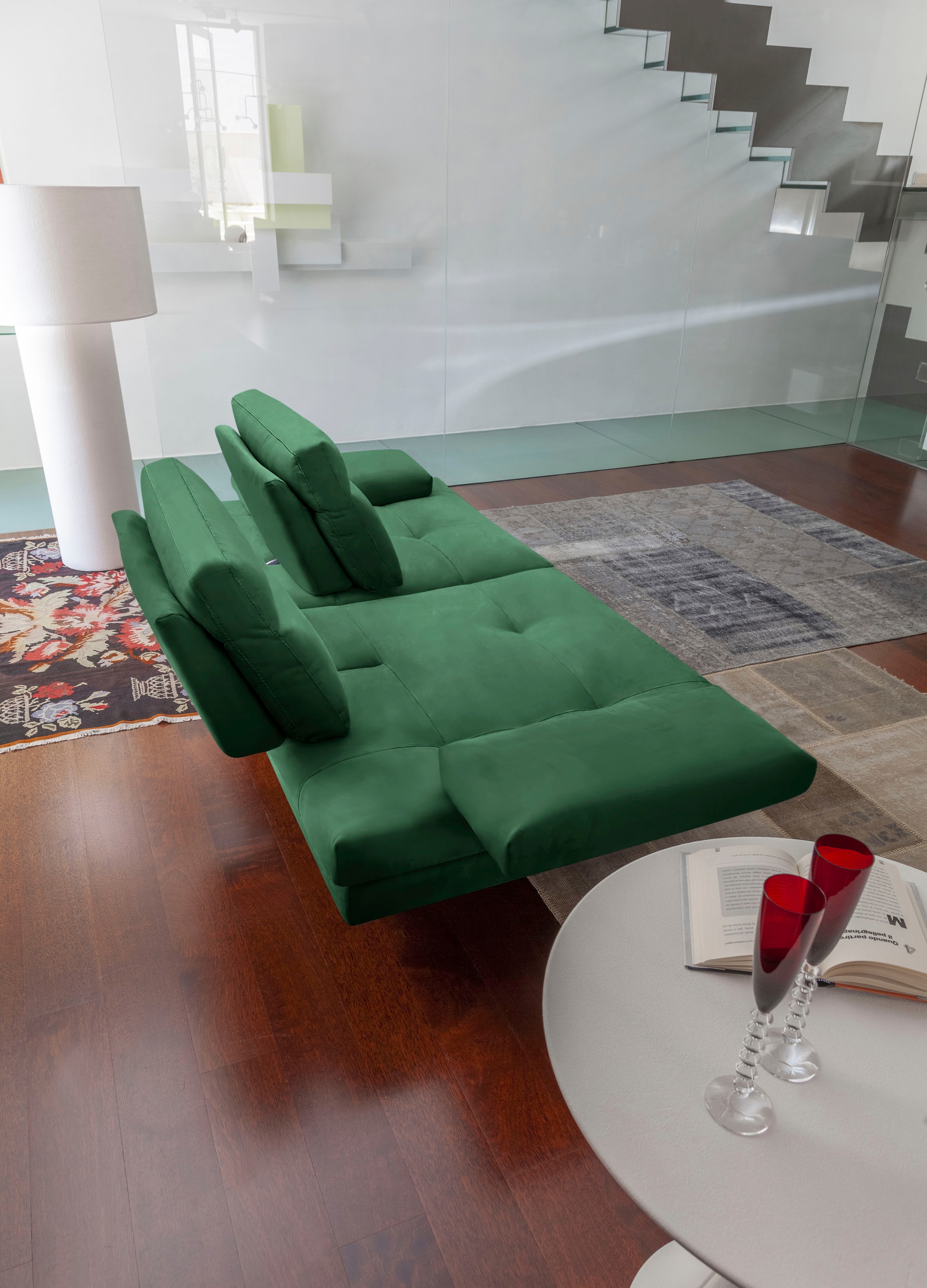 CALIA ITALIA 3,5-Sitzer »Toby Wing, italienisches Designsofa mit erstklassigem Sitzkomfort«, inklusive Sitztiefenverstellung, Füße in Chrom glänzend