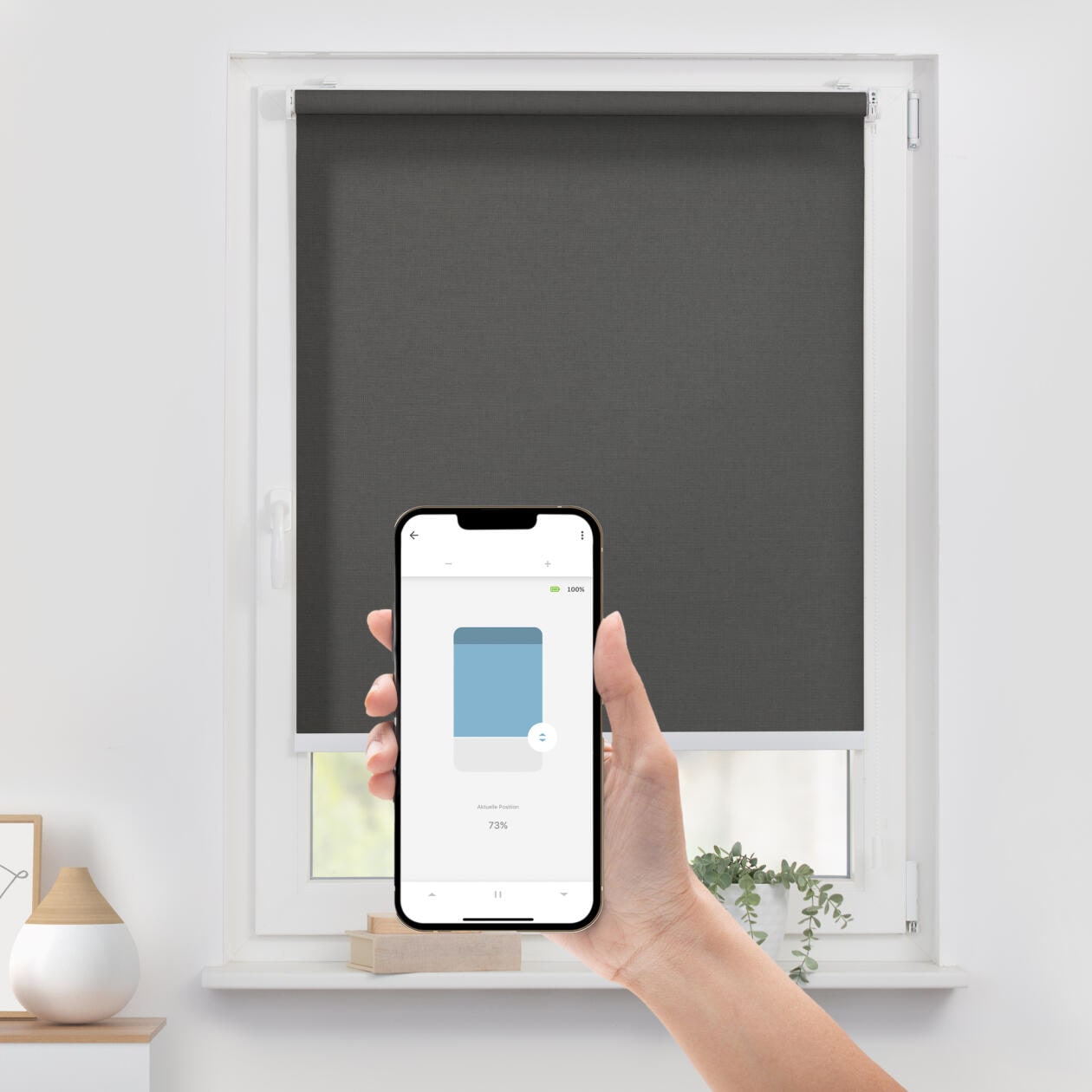 LICHTBLICK ORIGINAL Rollo »Klemmfix, ohne Bohren«, blickdicht, Blendschutz-Sichtschutz, mit Bohren/ohne Bohren, freihängend, Steuerbar mit Bluetooth-App, integrierter Elektromotor und Akku