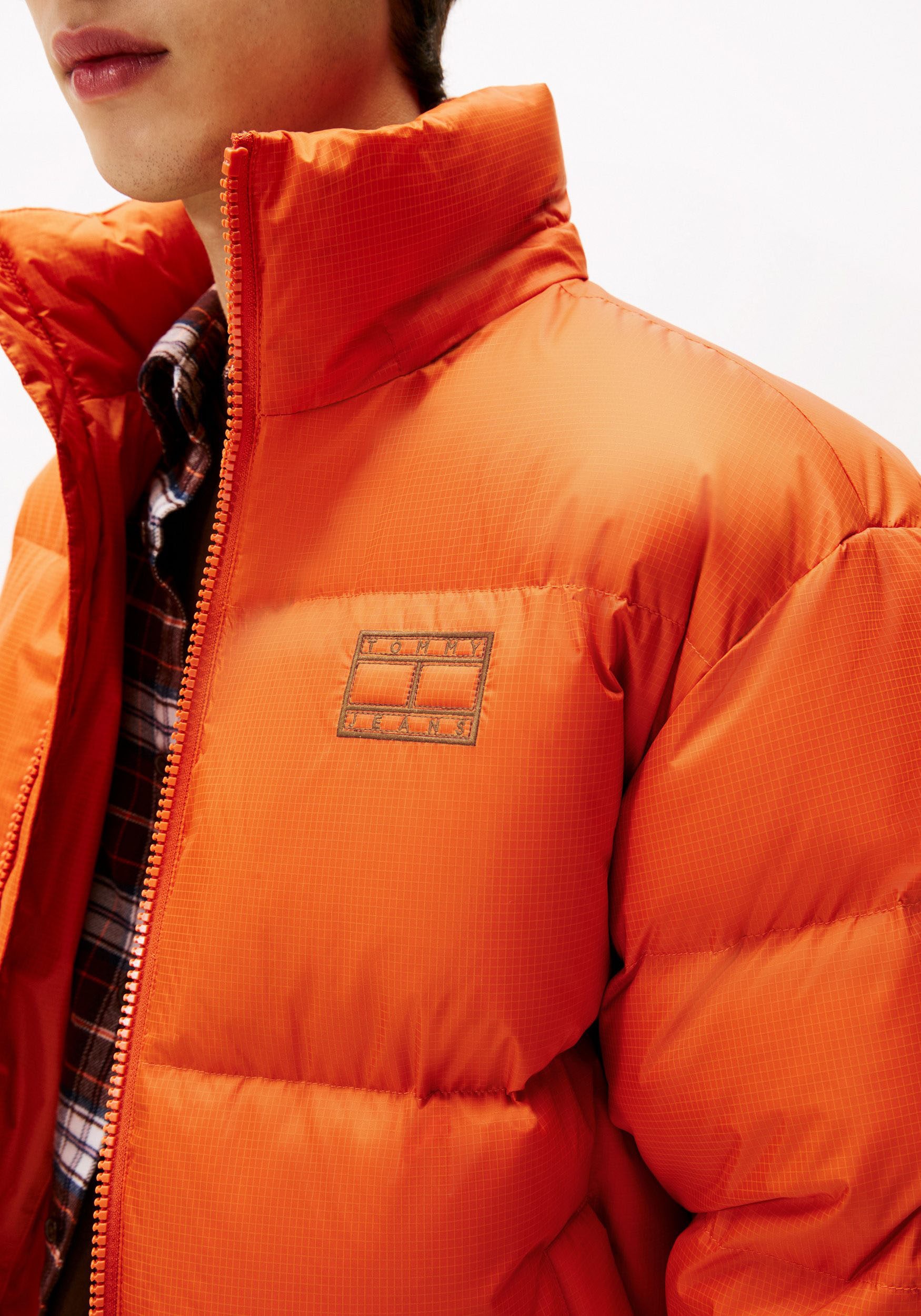 Tommy Jeans Steppjacke »ALASKA DOWN PUFFER« mit Kapuze Übergangsjacke Regular fit mit abnehmbarer Kapuze