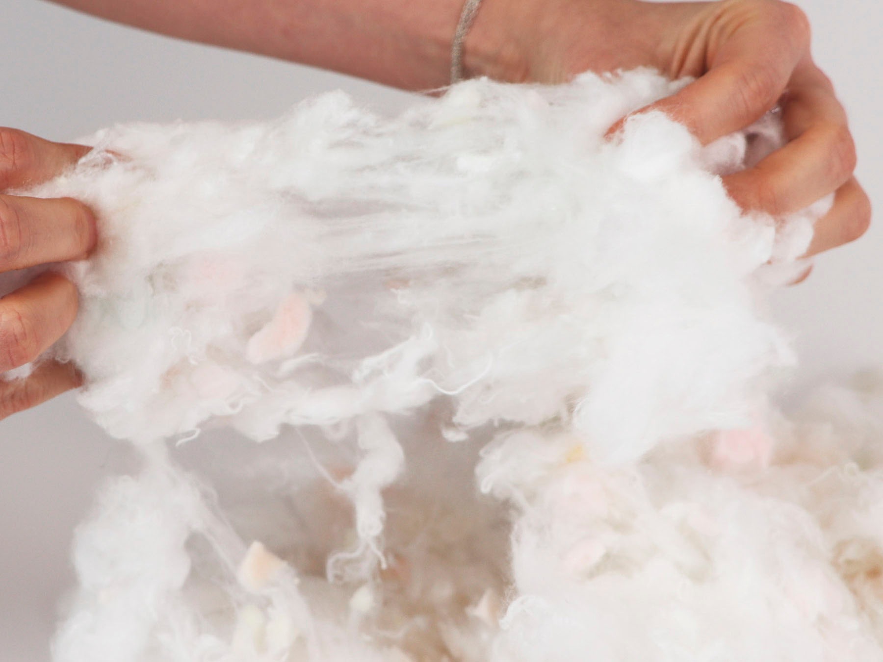 Primaflor-Ideen in Textil Kissenfüllung »Kissenfüllung Polyesterfasergemisch, 1kg«, Füllmaterial für Kissen, ideal als Bastelmaterial, waschbar