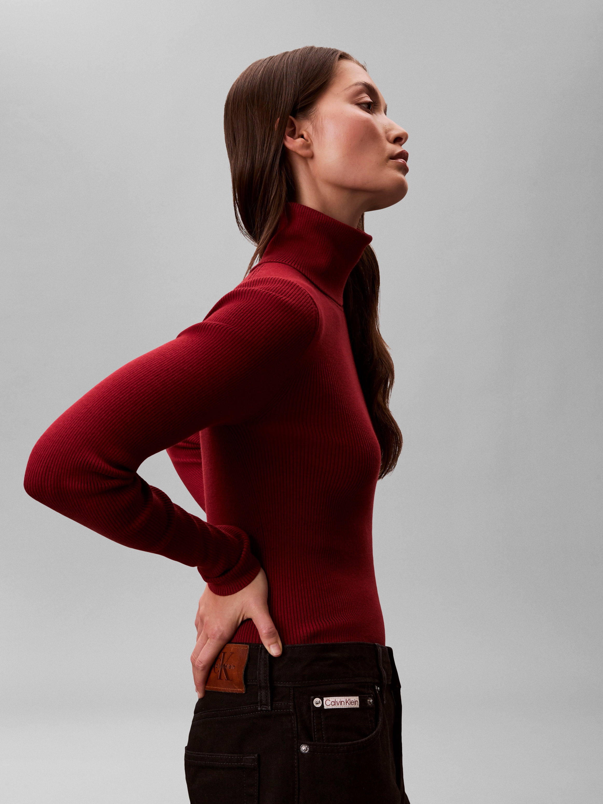 Calvin Klein Jeans Rollkragenpullover Rippstrick, figurbetonte Passform, Markenlabel