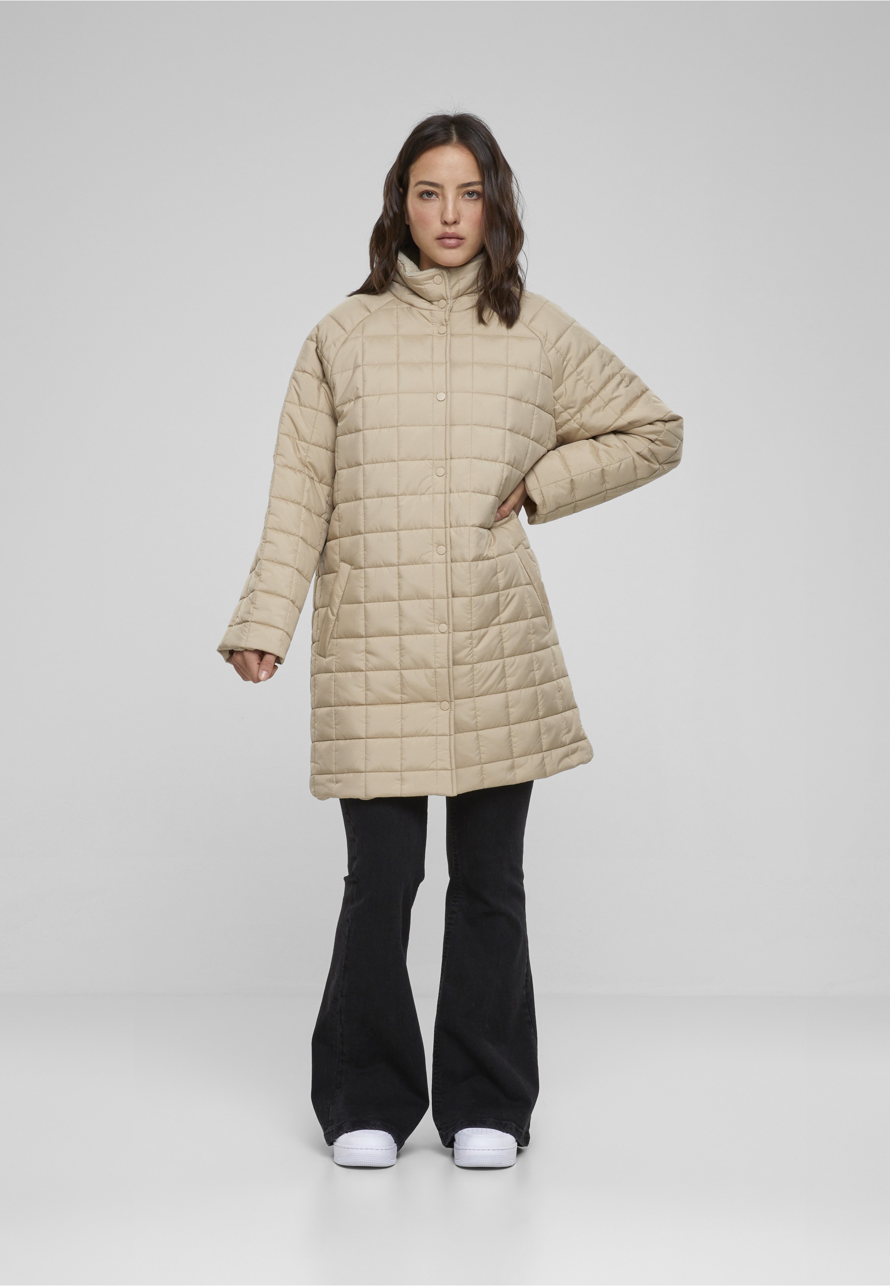 URBAN CLASSICS Winterjacke »Urban Classics Damen Ladies Quilted Coat« 1 Stk. tlg. ohne Kapuze
