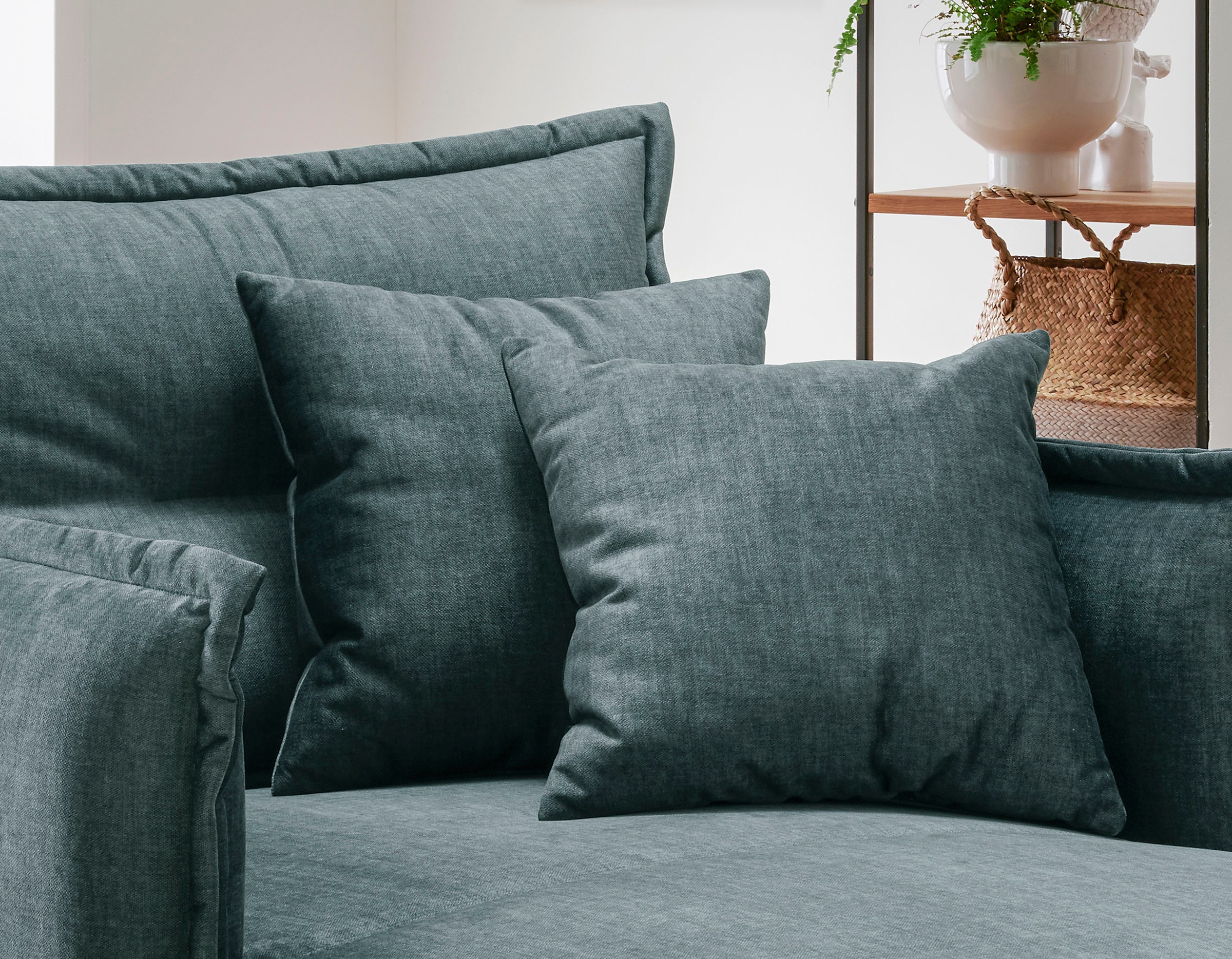 INOSIGN Loveseat »Lazio«, moderner Sessel mit einer bequemen Polsterung, 2 Stk. Zierkissen