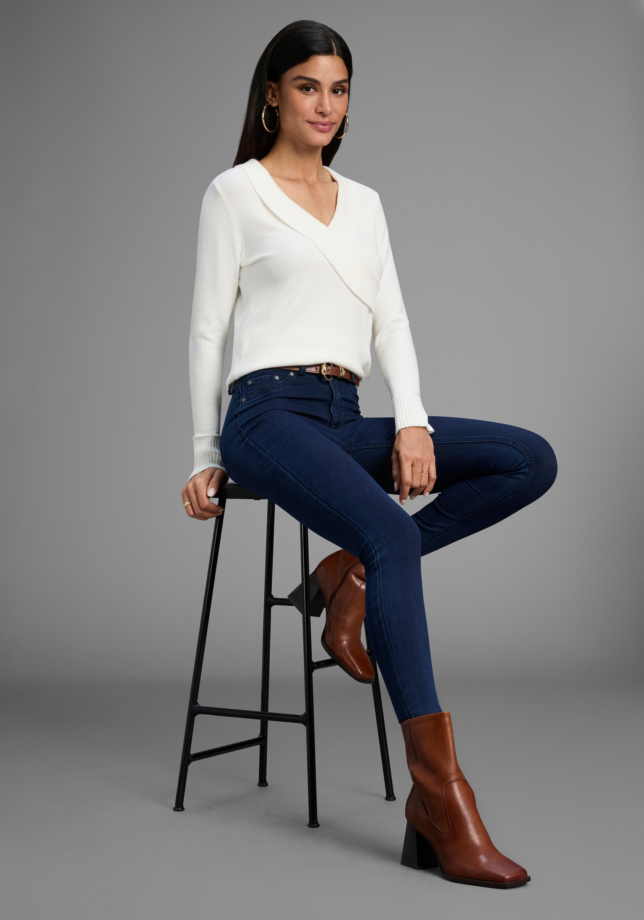 Bruno Banani Schalkragenpullover Wickel-Optik mit Zierknöpfen - NEUE KOLLEKTION