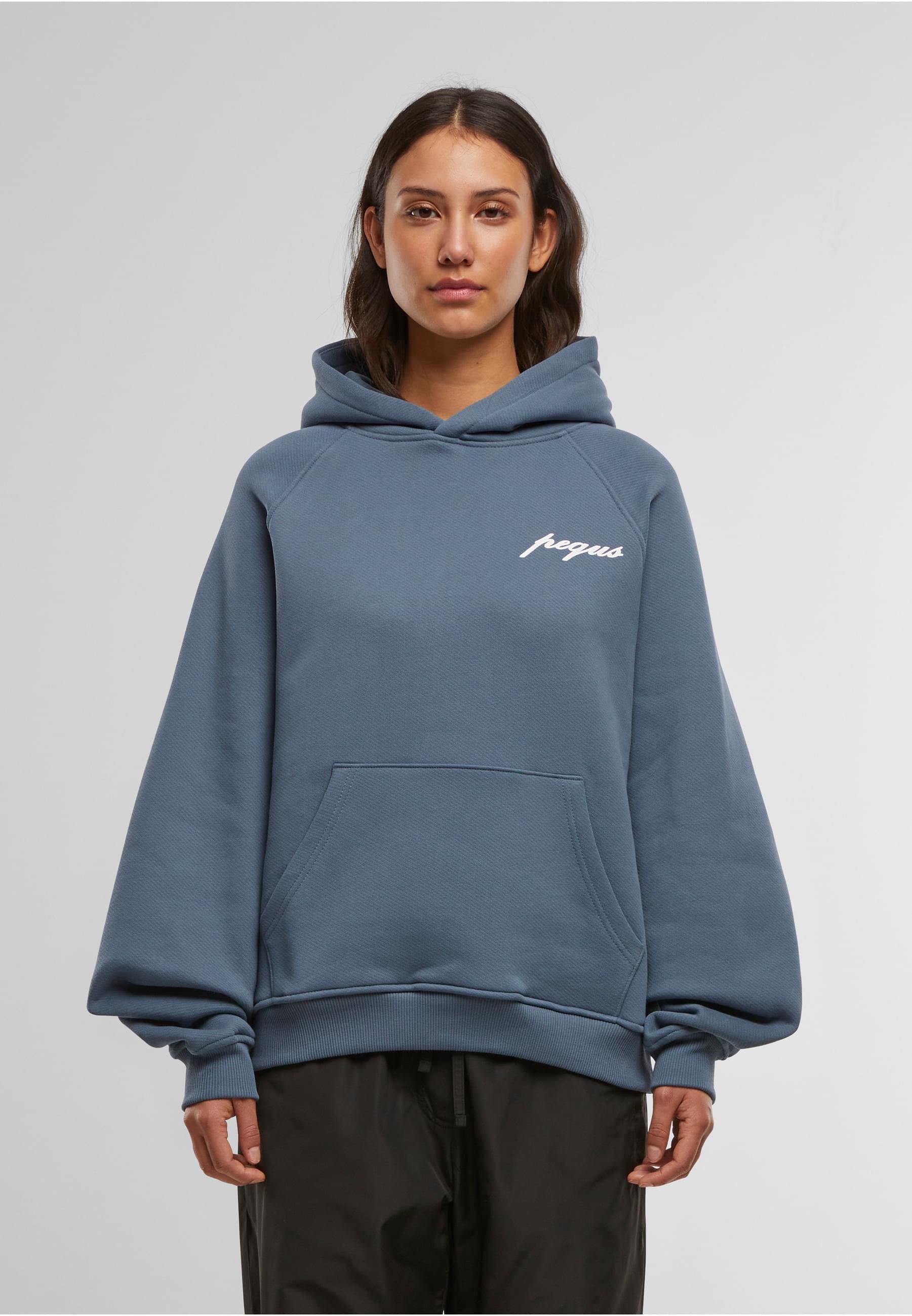 PEQUS Kapuzensweatshirt »PEQUS PEQUS Chest Logo Hoodie«, 1 Stk.
