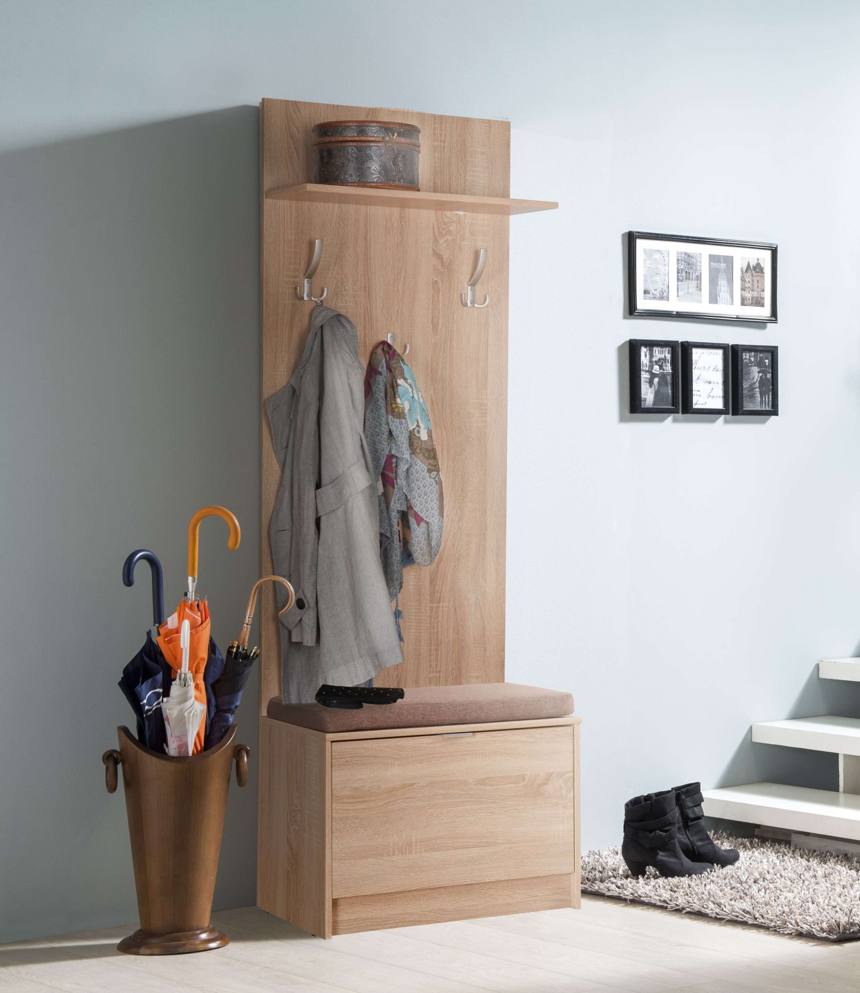 INOSIGN Kompaktgarderobe »Flamenco Flurgarderobe, Dielenschrank, Flurmöbel, Breite 67 cm«, mit Sitzbank und Garderobenpaneel, Klapptür, 8 Haken, in Sonoma Eiche