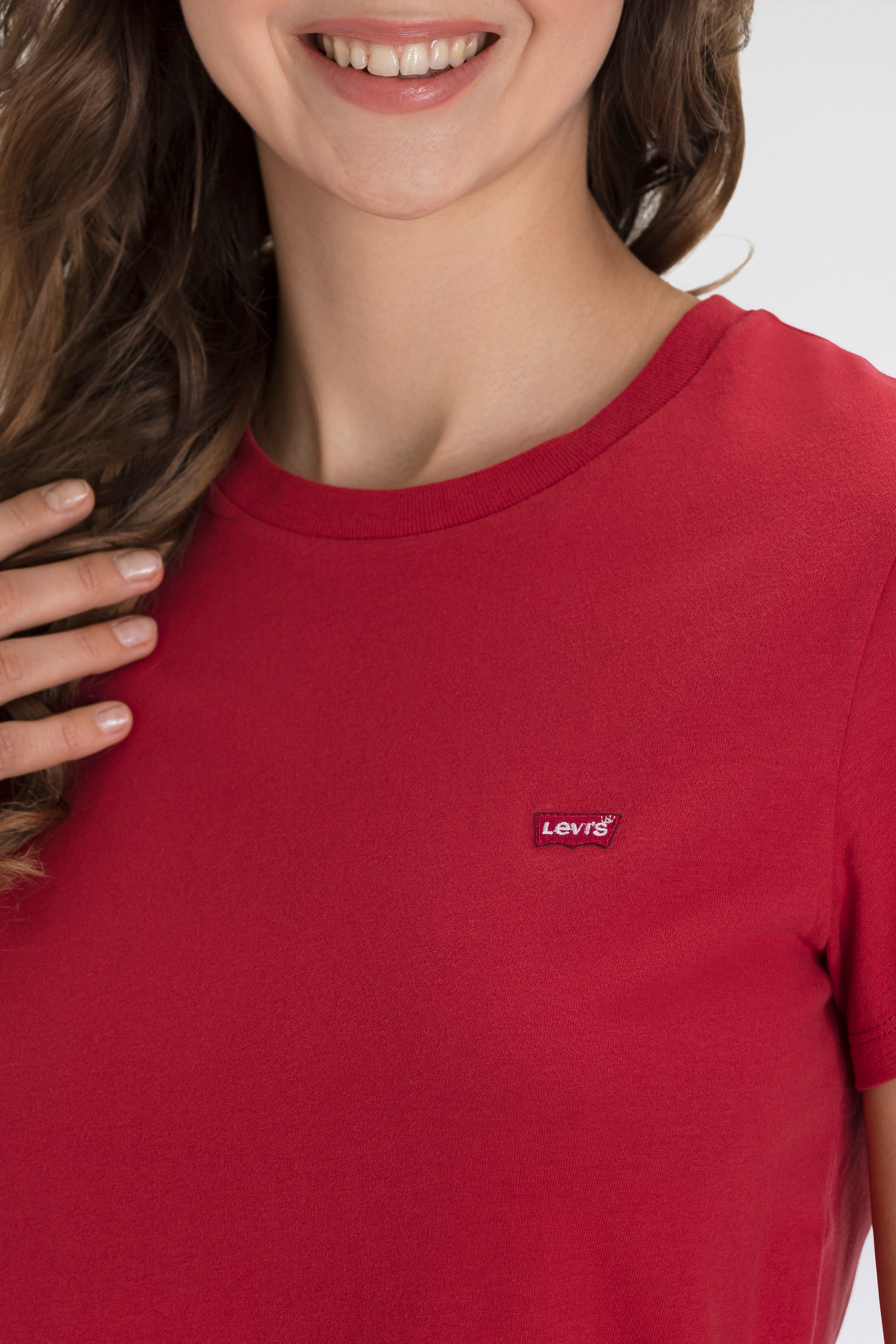 Levi's® T-Shirt »TEE Minilogo«, mit kleiner Logostickerei