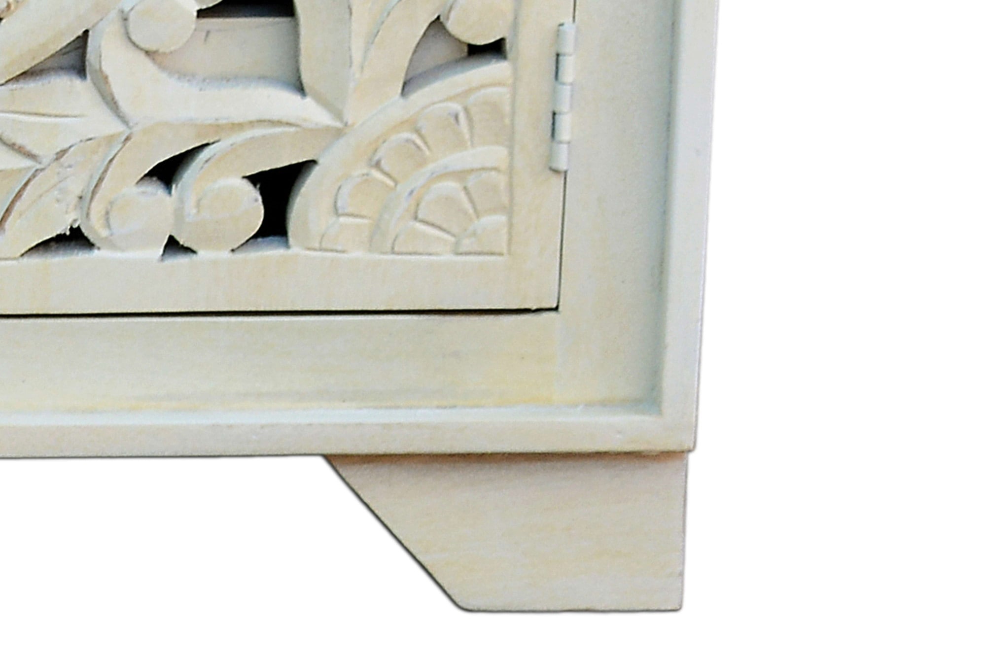 Home affaire Sideboard »Kenmare«, Kommode aus Mangoholz, dekorative Schnitzereien, Breite 170 cm