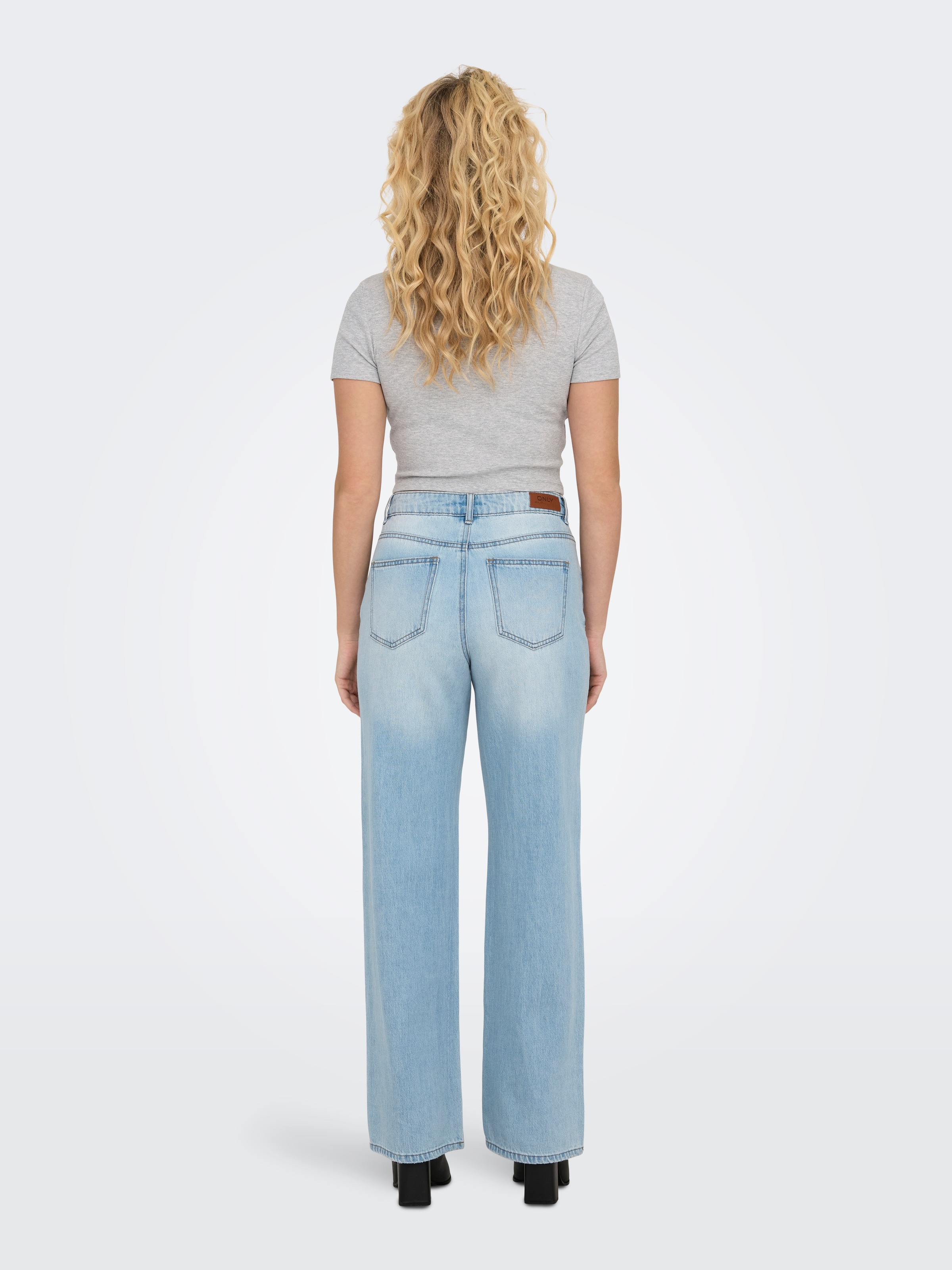 ONLY Kurzarmshirt »ONLBETTY S/S O-NECK SHORT TOP CC JRS«, mit geripptem Stoff