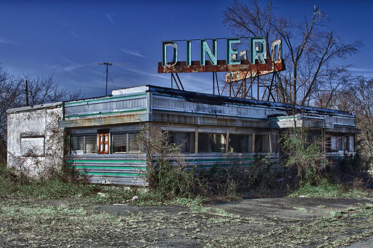 Papermoon Fototapete »VINTAGE DINER-ROUTE 66 VERLASSENER ORT RETRO AMERIKA« günstig online kaufen