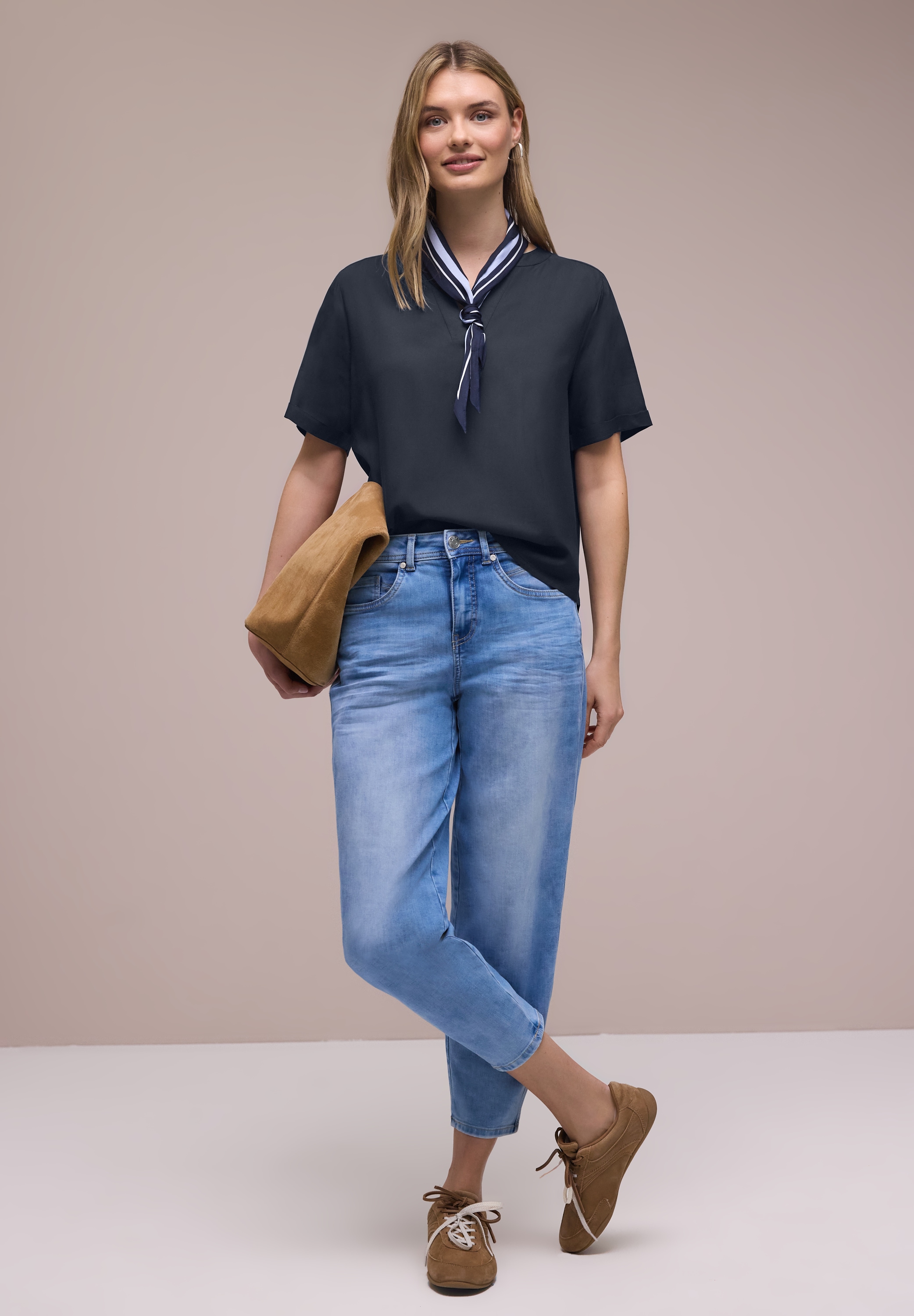 STREET ONE Schlupfbluse Leicht abgerundeter Saum, Ärmelaufschlag