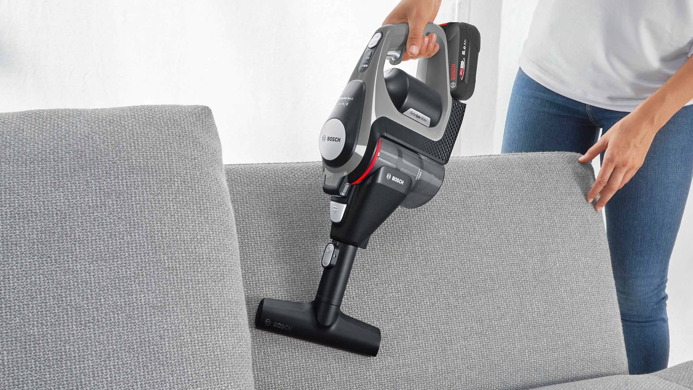 BOSCH Akku-Stielstaubsauger »Unlimited 8 Gen2 BSS825MULT, HEPA-Filtersystem, 10 Jahre Motorgarantie«, 5 Ah Akku, lange Laufzeit, Schnellladegerät, Hartboden-Softdüse, grau