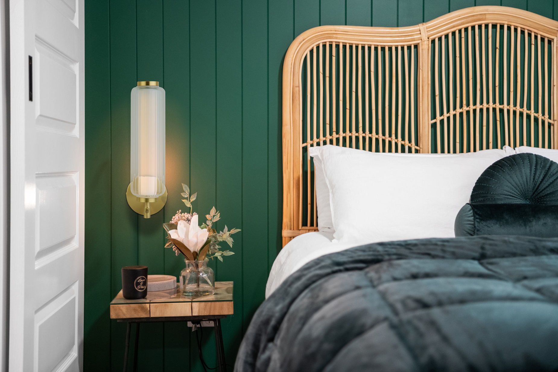 Searchlight LED Wandleuchte »Modifikation von LED-Wandleuchten, Satinmessing, Opal, Acryl/Klarlack« LED-Modul 1 Stk.