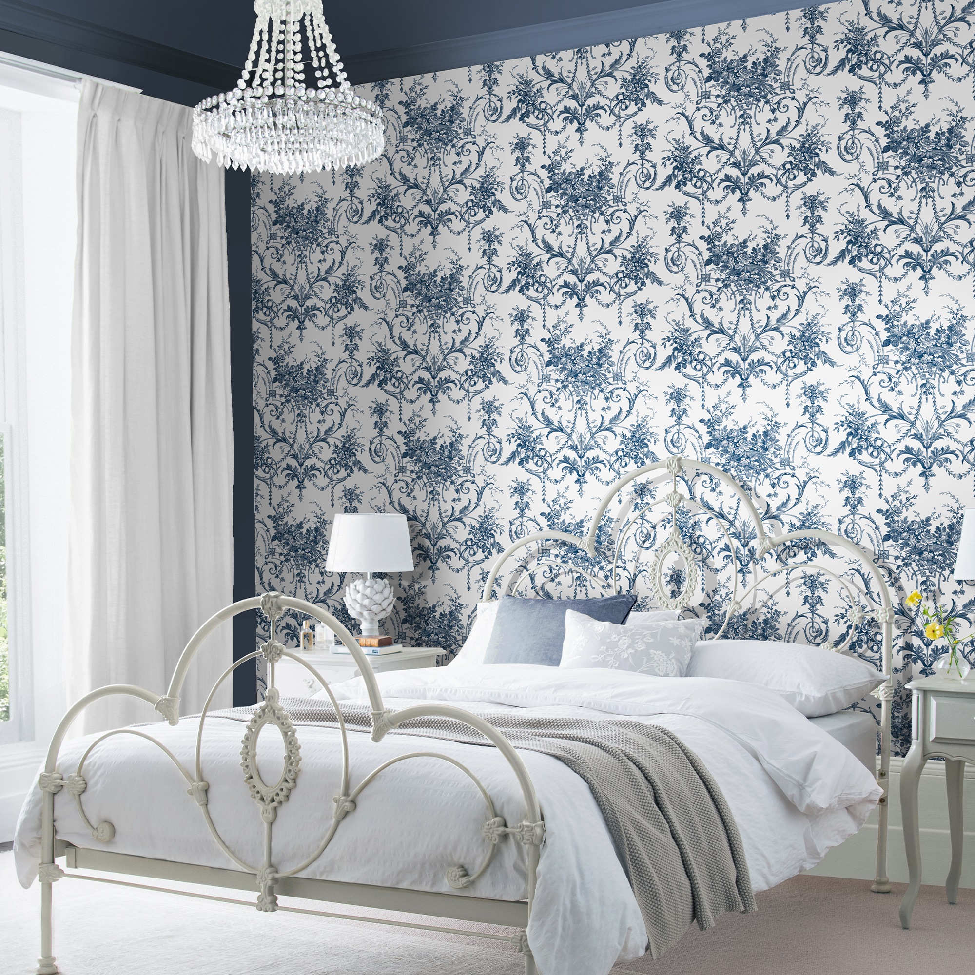 LAURA ASHLEY Vliestapete »Tuileries« geblümt glatt 10mx52cm (ca. 5m2)