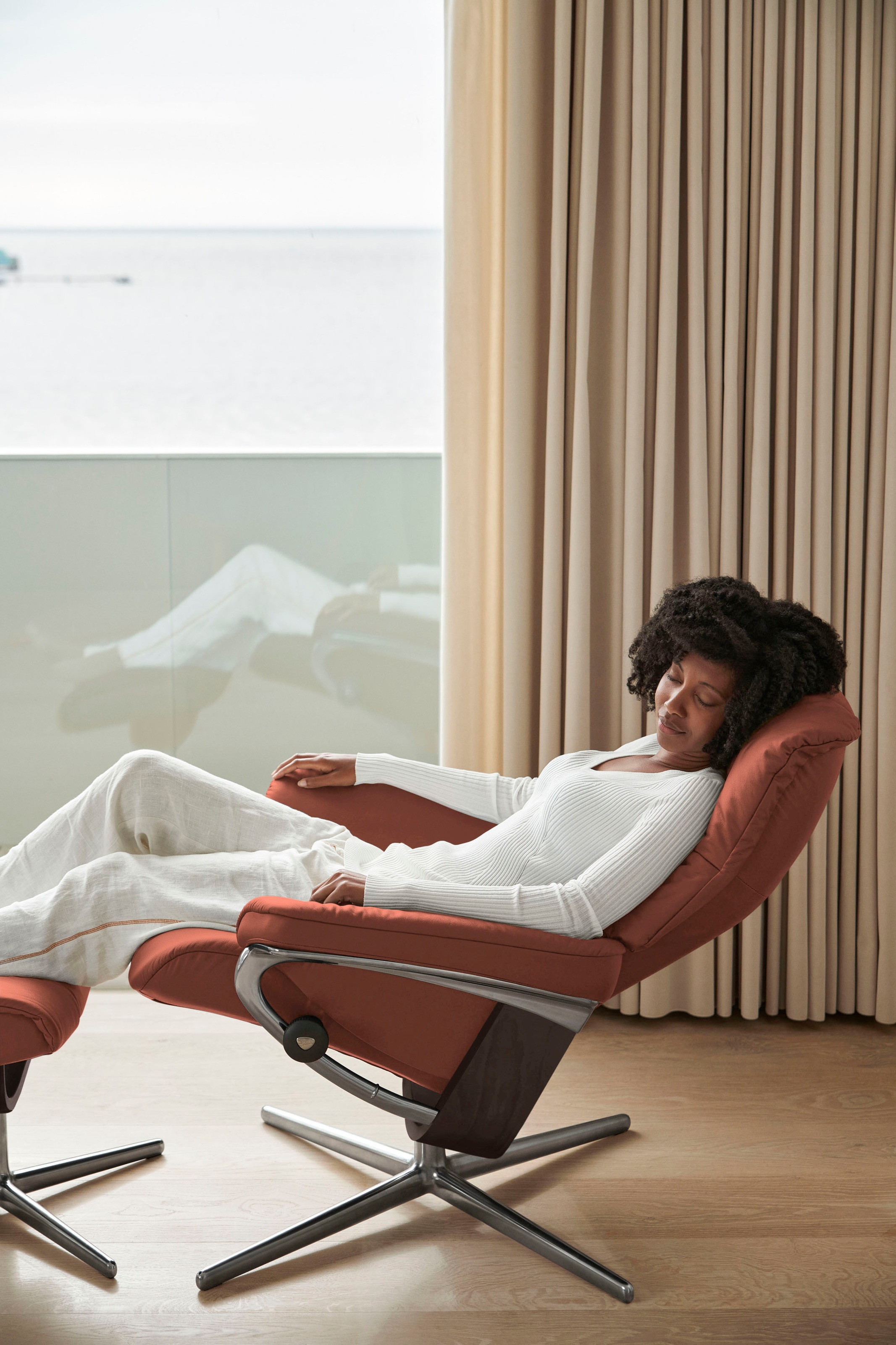 Stressless® Relaxsessel »Mayfair«, (Set, Relaxsessel mit Hocker), mit Hocker, mit Cross Base, Größe S, M & L, Holzakzent Wenge