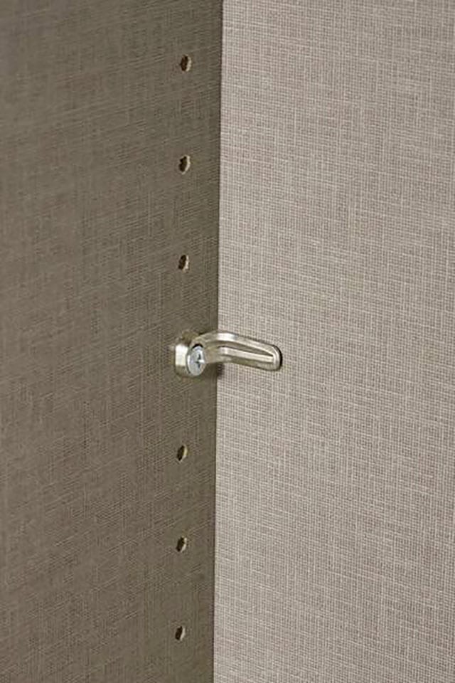 rauch Drehtürenschrank »Montclar«, Passepartout optional mit Beleuchtung, inkl. umfangreichem Zubehör