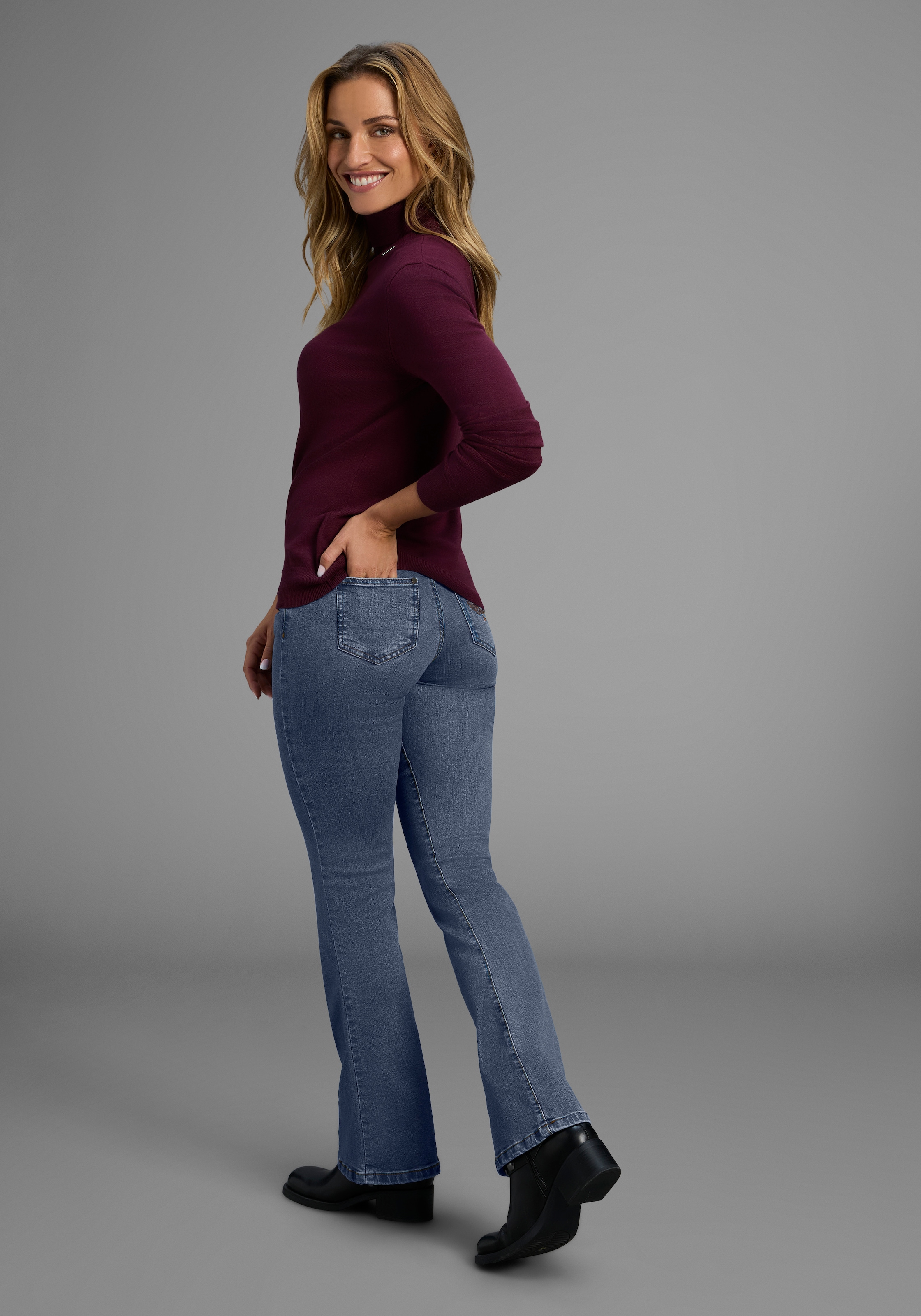 Arizona Bootcut-Jeans »Comfort-Fit« ausgestellte Beinform,  mit Eingrifftaschen,  High-Waist