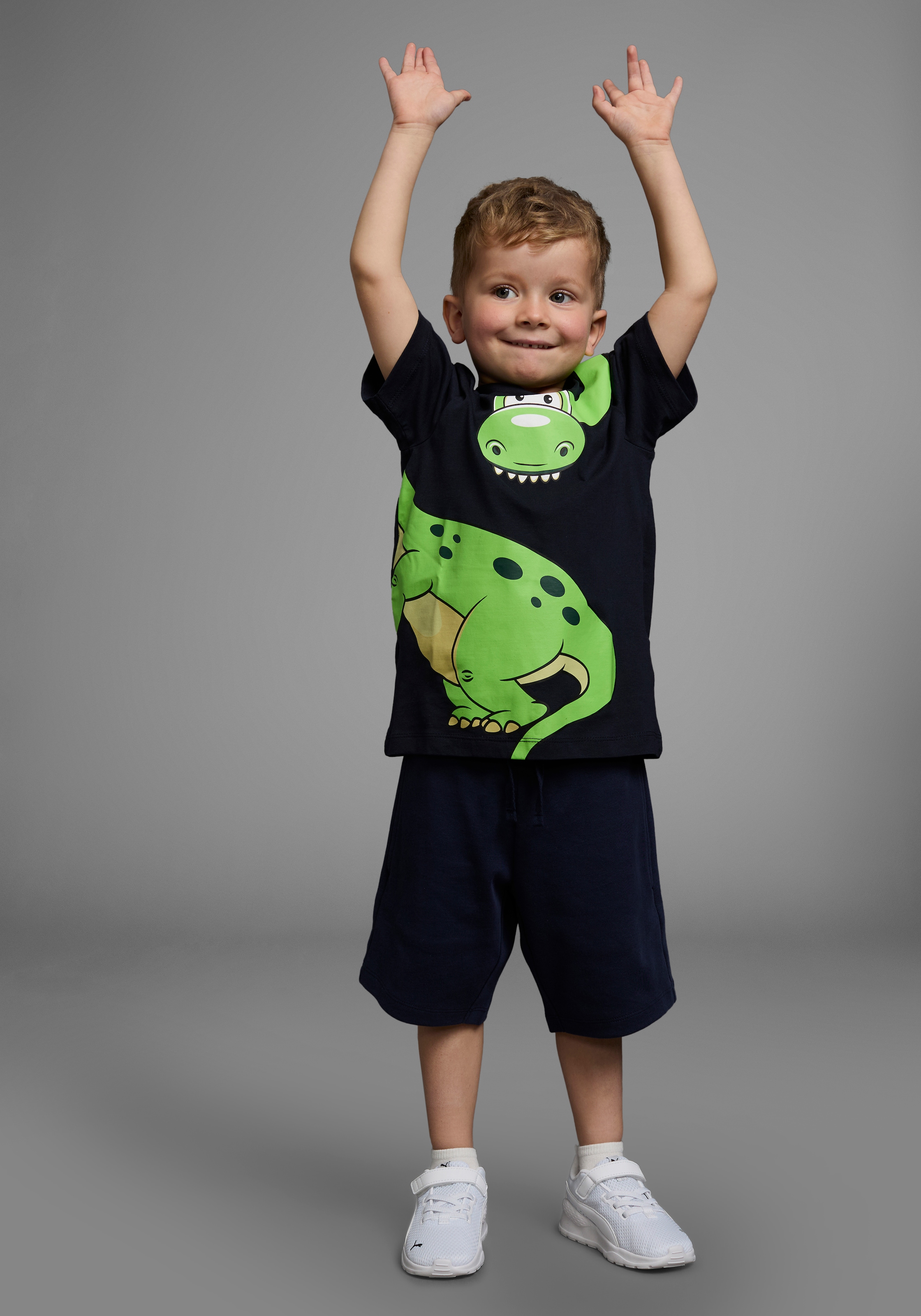 KIDSWORLD T-Shirt »Mit großem Druck: GREEN DINO«, Kurzarm, Basic-Passform, bedruckt, Rundhalsausschnitt