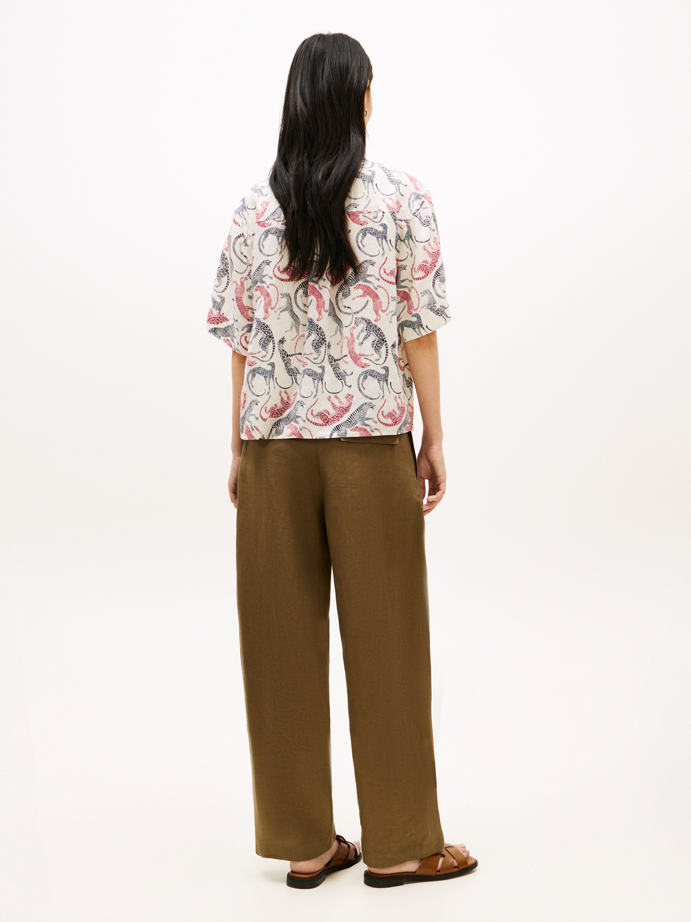 Tommy Hilfiger Kurzarmbluse »ESS LINEN SHORT SLEEVE SHIRT« mit aufgesetzter Brusttasche und Flag-Stickerei, reines Leinen