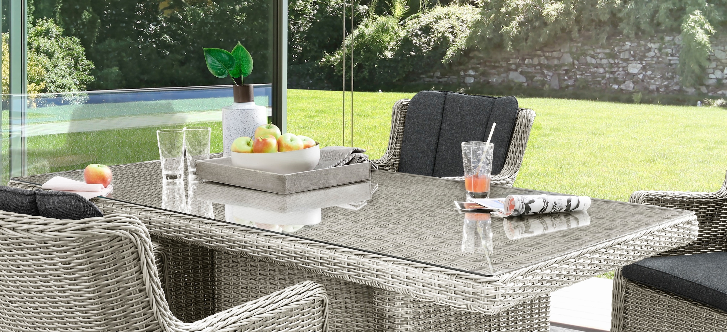 Destiny Garten-Essgruppe »LUNA«, (13 tlg., 4x Sessel, 1x Tisch, inkl. Auflagen), Aluminium, Polyrattan