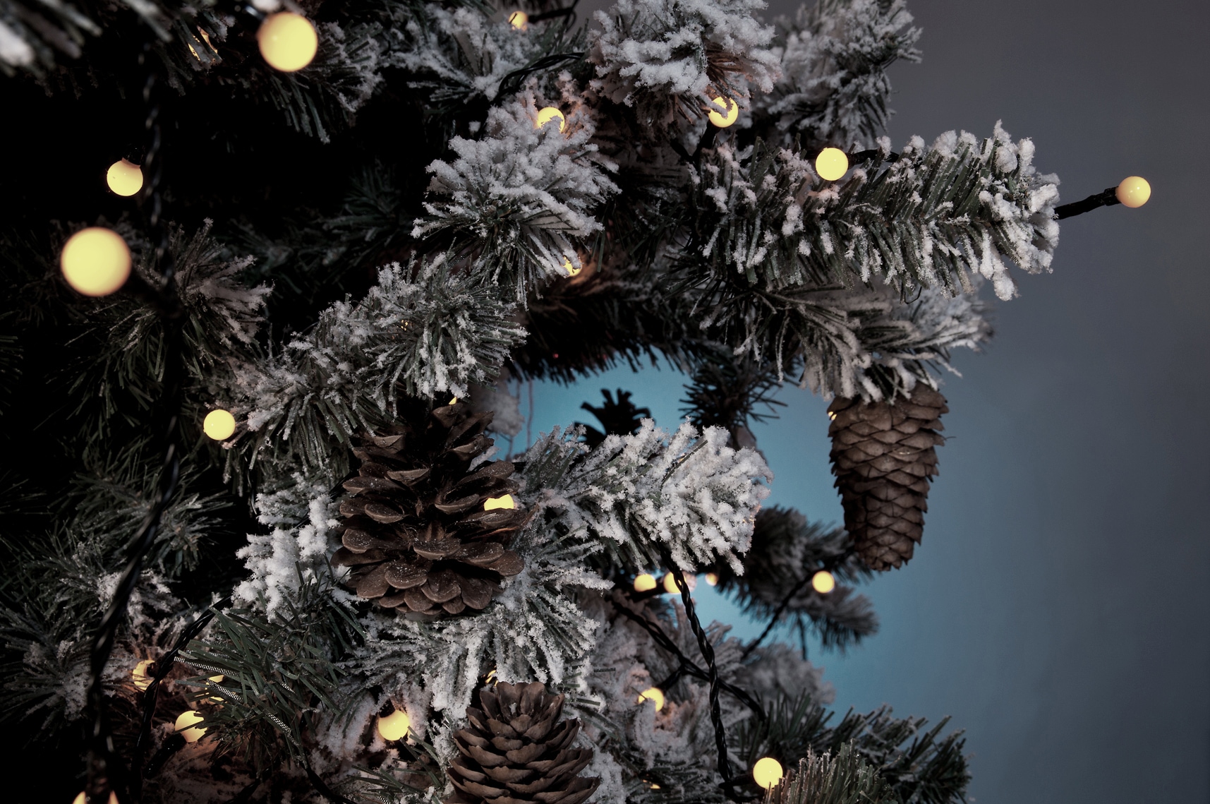 KONSTSMIDE LED-Lichterkette »Weihnachtsdeko aussen«, 160 St.-flammig, LED Globelichterkette, runde Dioden, 160 warm weiße Dioden