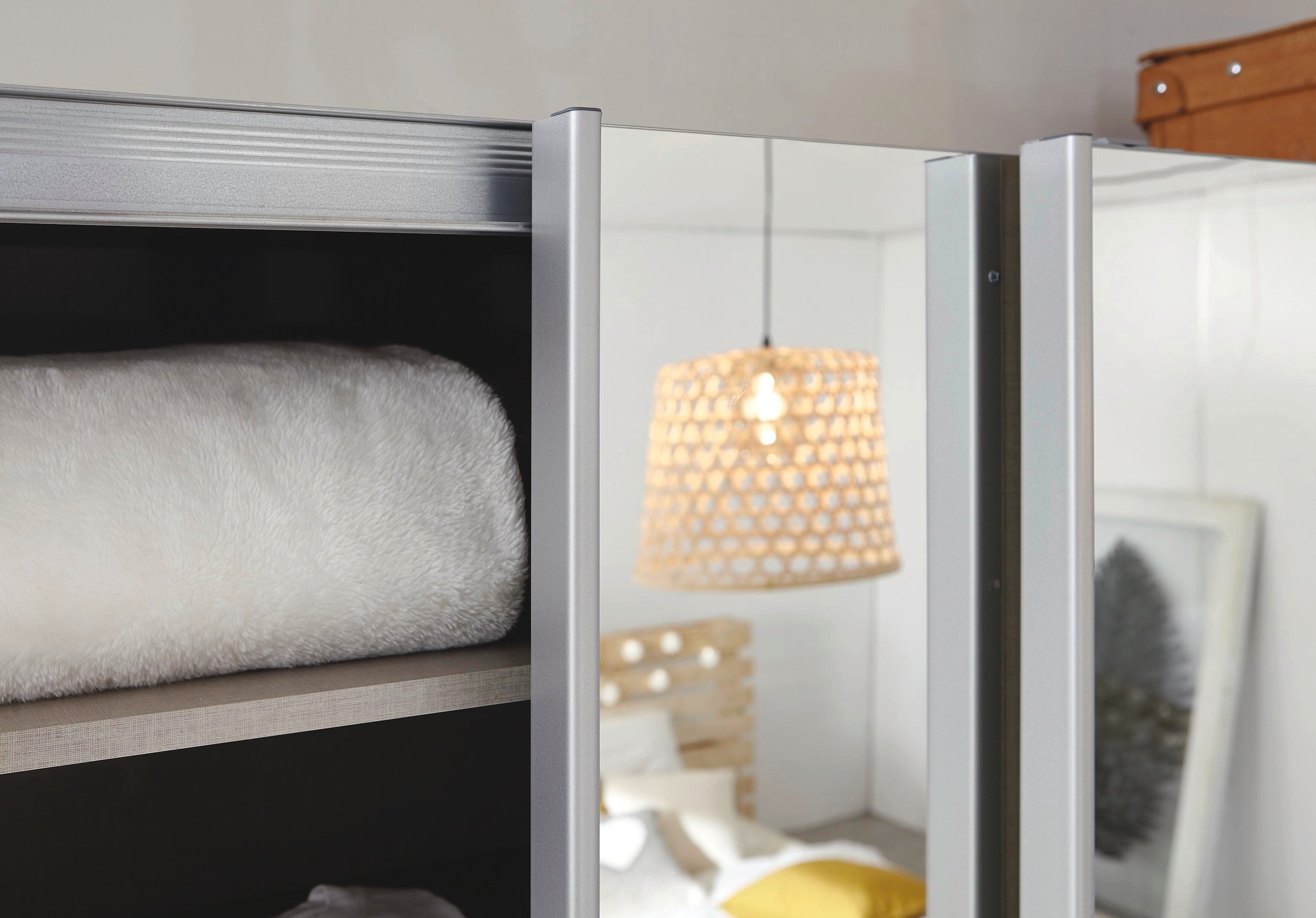 rauch Kleiderschrank »Schwebetürenschrank Schrank Garderobe Wäscheschrank ASTANA« 3 Ausstattungen BASIC/CLASSIC/PREMIUM, B/H/T: 218/210/59 cm, 