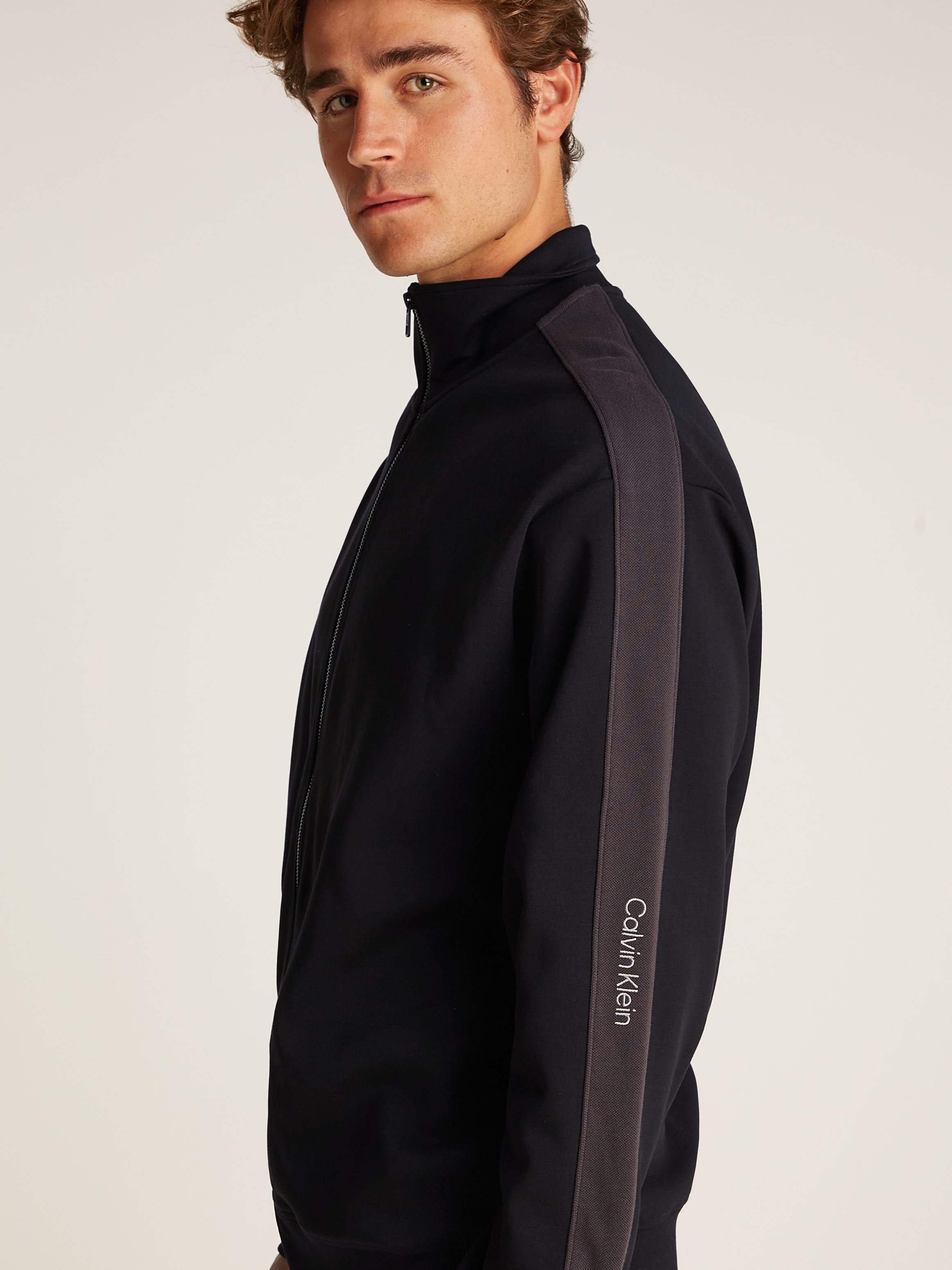 Calvin Klein Jeans Sweatjacke »LOGO TAPE ZIP THROUGH«, mit Logobänder