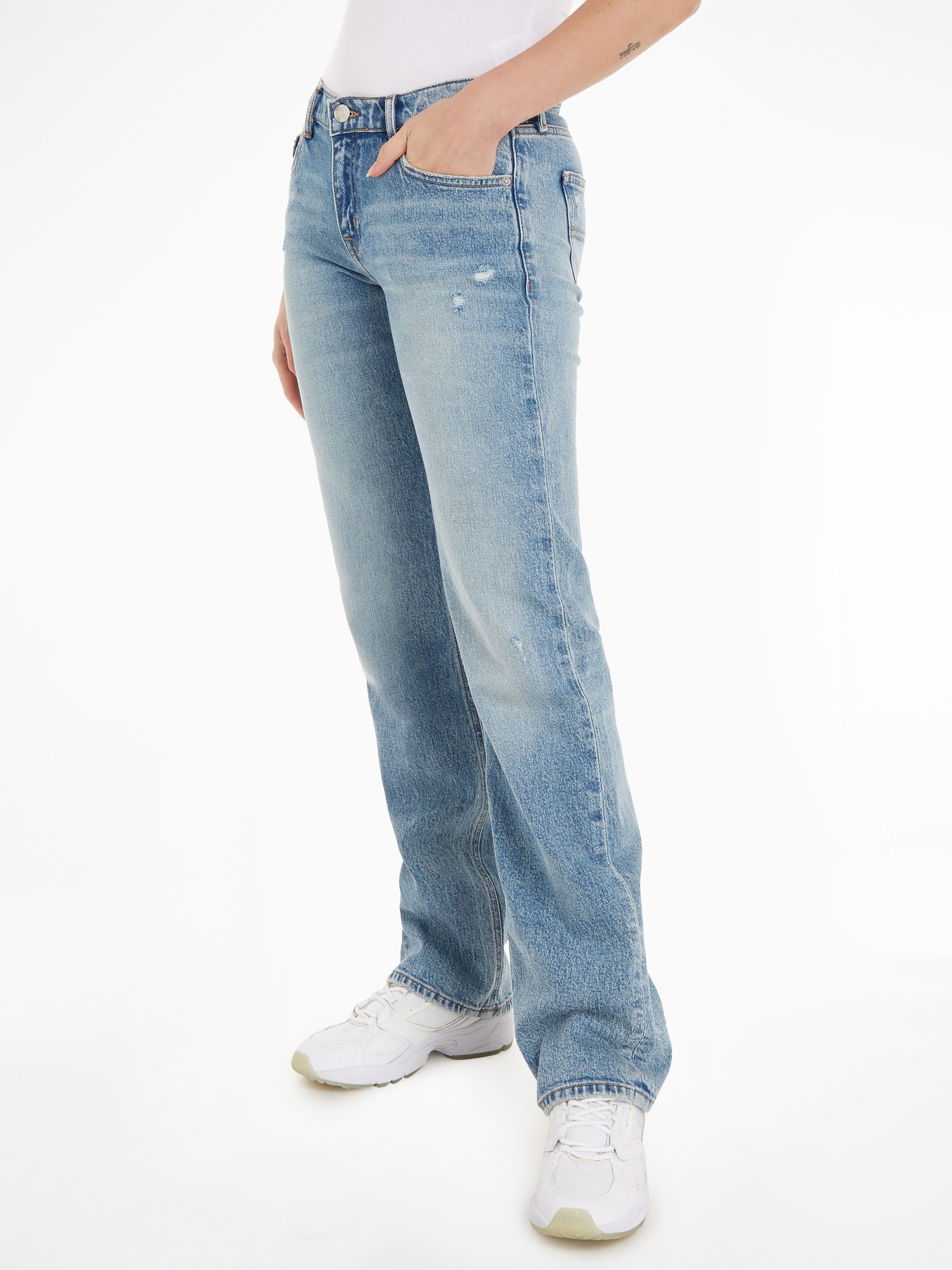 bei Tommy mit Straight-Jeans, Logobadge und Jeans Labelflags online