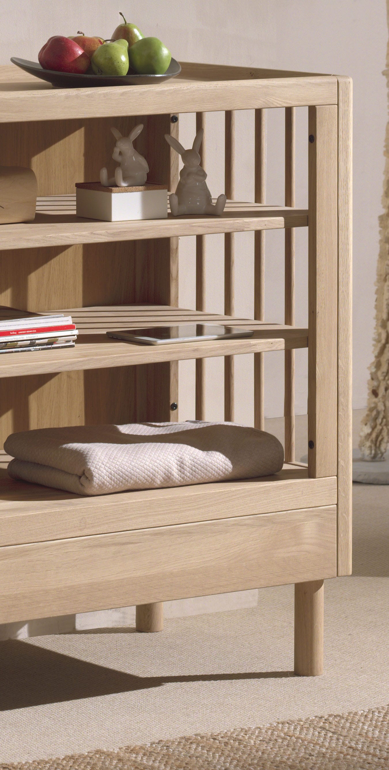 Home affaire Wickelkommode »Wickelregal aus massvier Eiche natur geölt, zeitloses Design«, bis 11 kg, mit 3 geräumigen Fächern, stabil und standfest gebaut, 100 cm