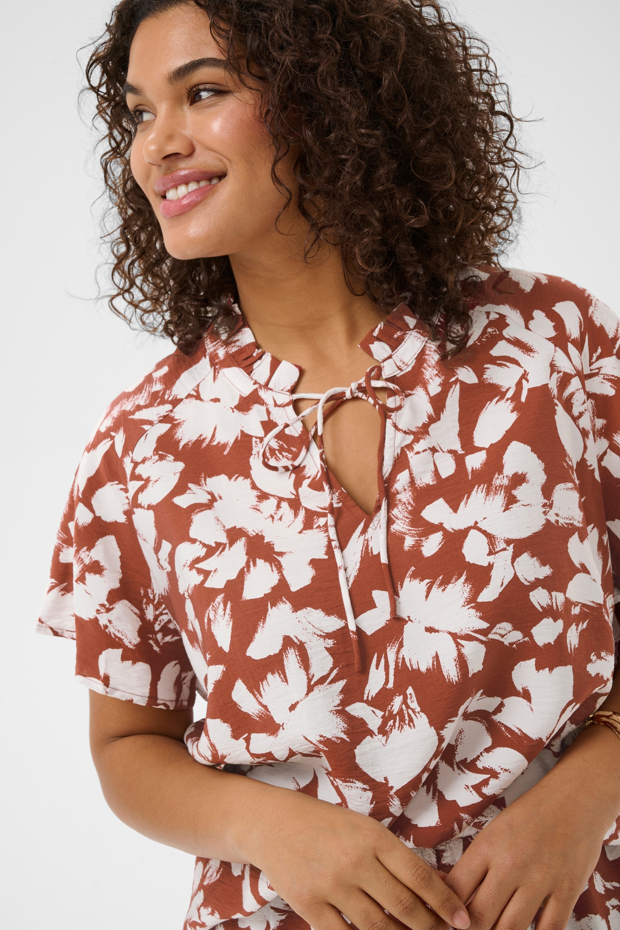 KAFFE Curve Kurzarmbluse »Damen Kurzarm-Bluse KCevia«