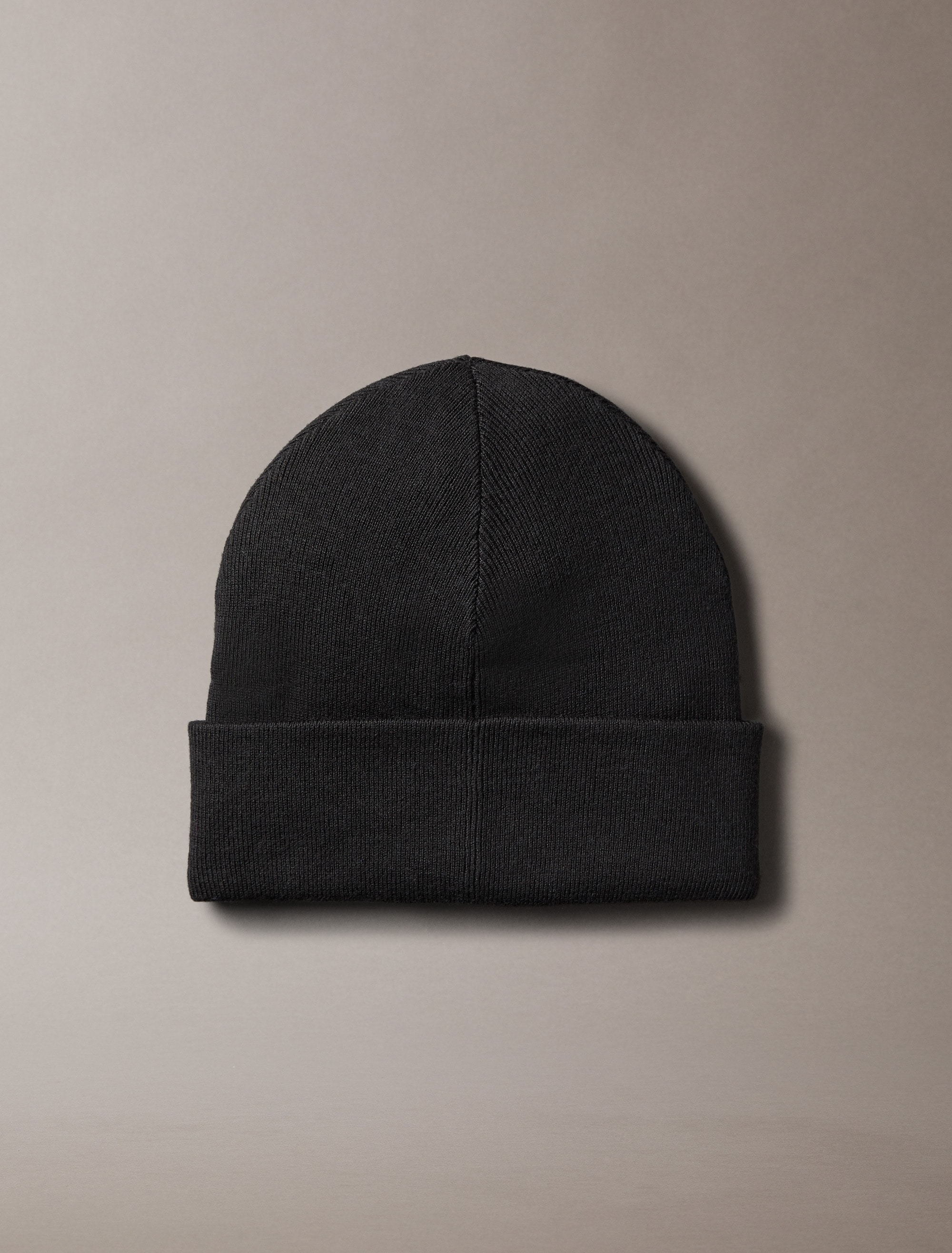 Calvin Klein Strickmütze »CK FINE RIB BEANIE«, mit Markenlogo