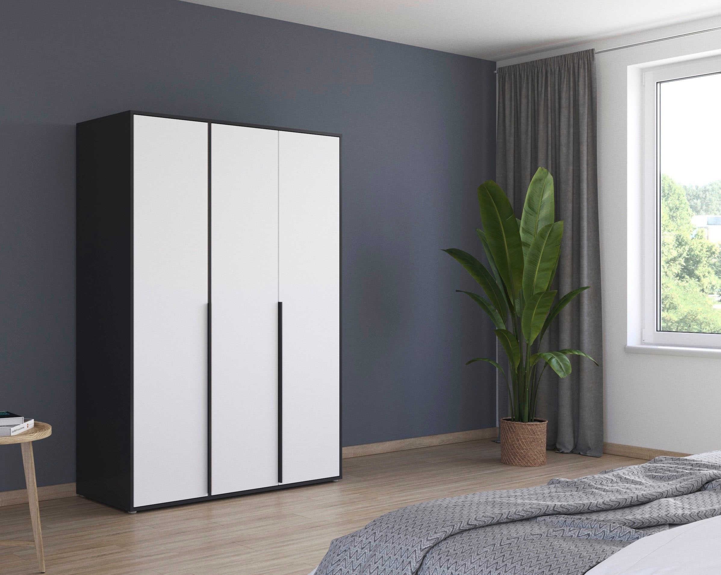 rauch Drehtürenschrank »Kleiderschrank Schrank Garderobe Wäscheschrank NAGATA viel Stauraum«, (in 3 verschiedenen Ausstattungen BASIC/CLASSIC/PREMIUM), mit modernen Stangengriffen in Graumetallic TOPSELLER MADE IN GERMANY