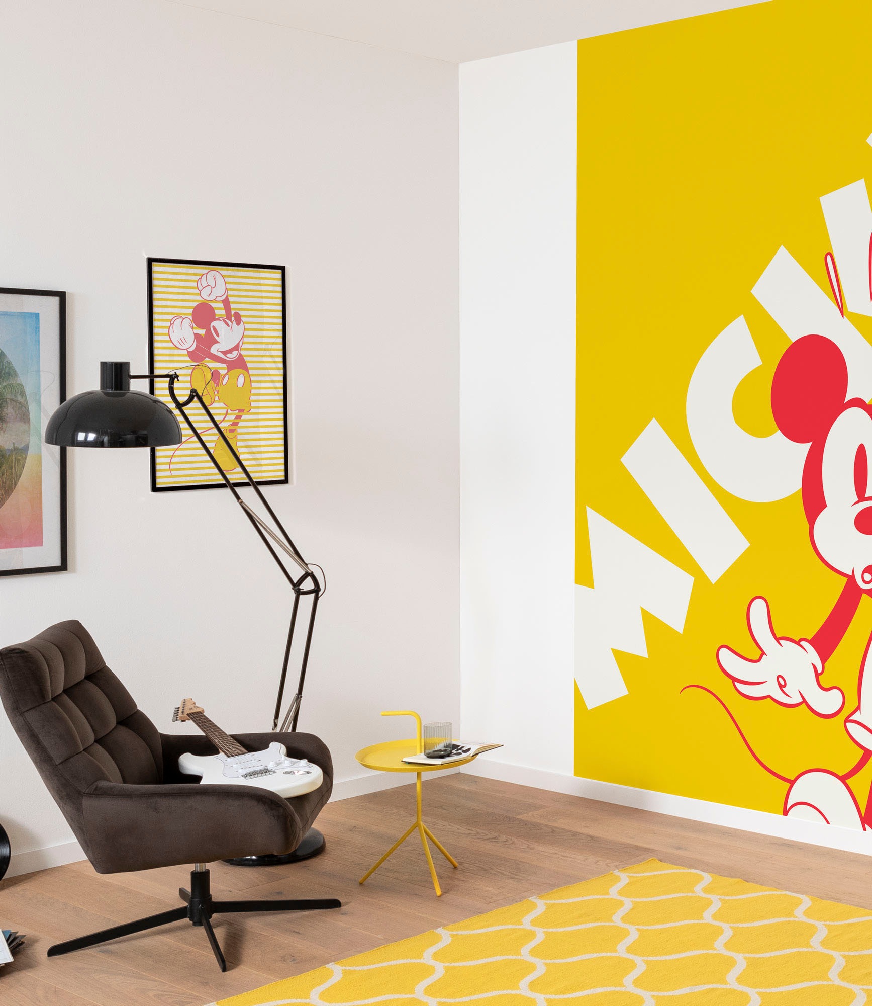Komar Wandbild »Mickey Unwind«, (1 St.), Deutsches Premium-Poster Fotopapier mit seidenmatter Oberfläche und hoher Lichtbeständigkeit. Für fotorealistische Drucke mit gestochen scharfen Details und hervorragender Farbbrillanz.