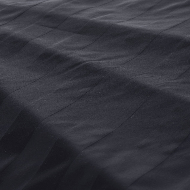Leonique Bettwäsche »Malia«, (2 tlg.), kühlende Bettwäsche, Premium Satin  Qualität, Flächengewicht 120 g/m², 100% Baumwolle, STANDARD 100 by  OEKO-TEX® zertifiziert, Kissenbezug und Bettdeckenbezug mit Reißverschluss  ausgestattet bequem und schnell