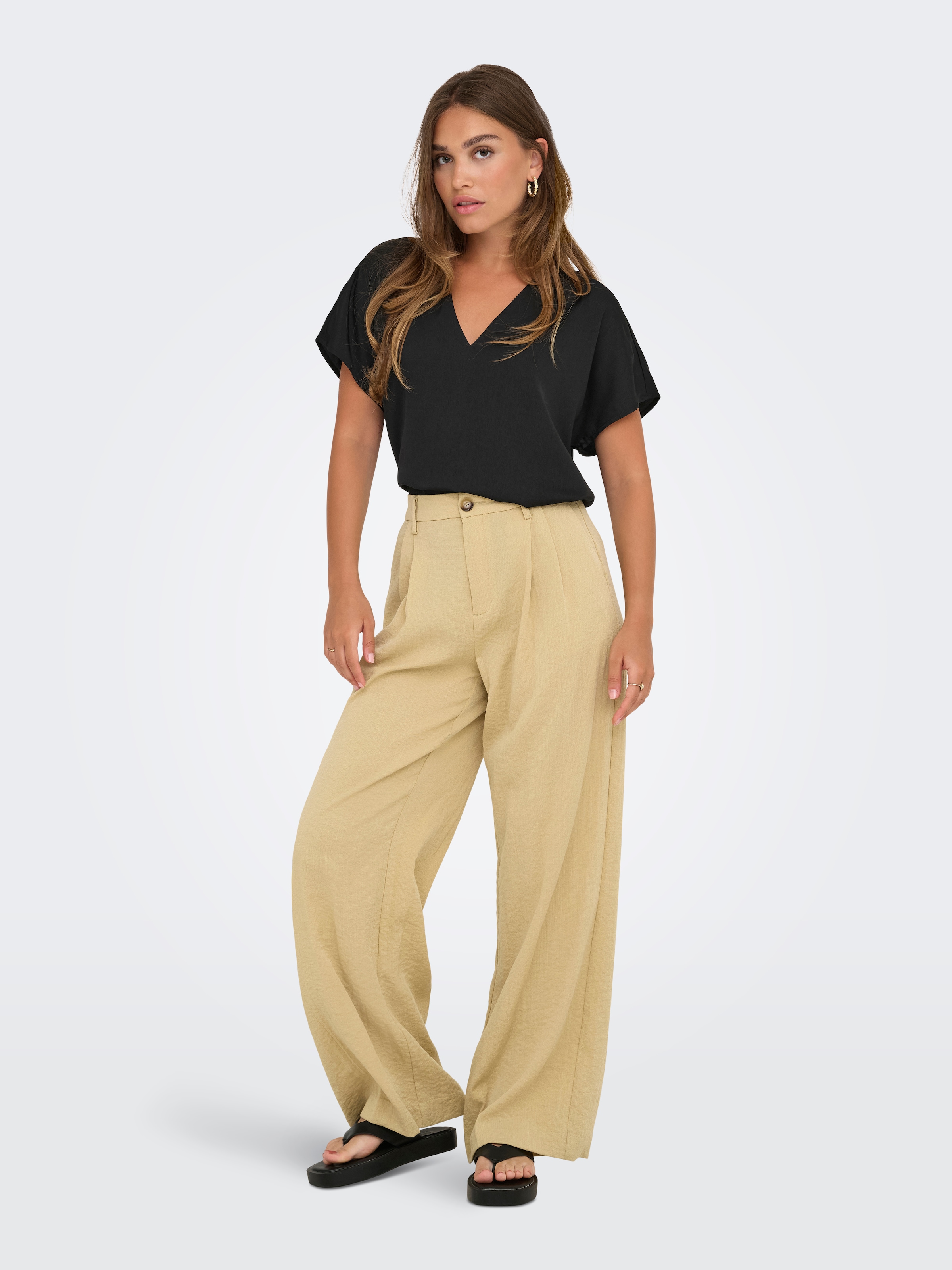 ONLY V-Shirt »ONLLUCY LIFE SS V-NECK TOP WVN«