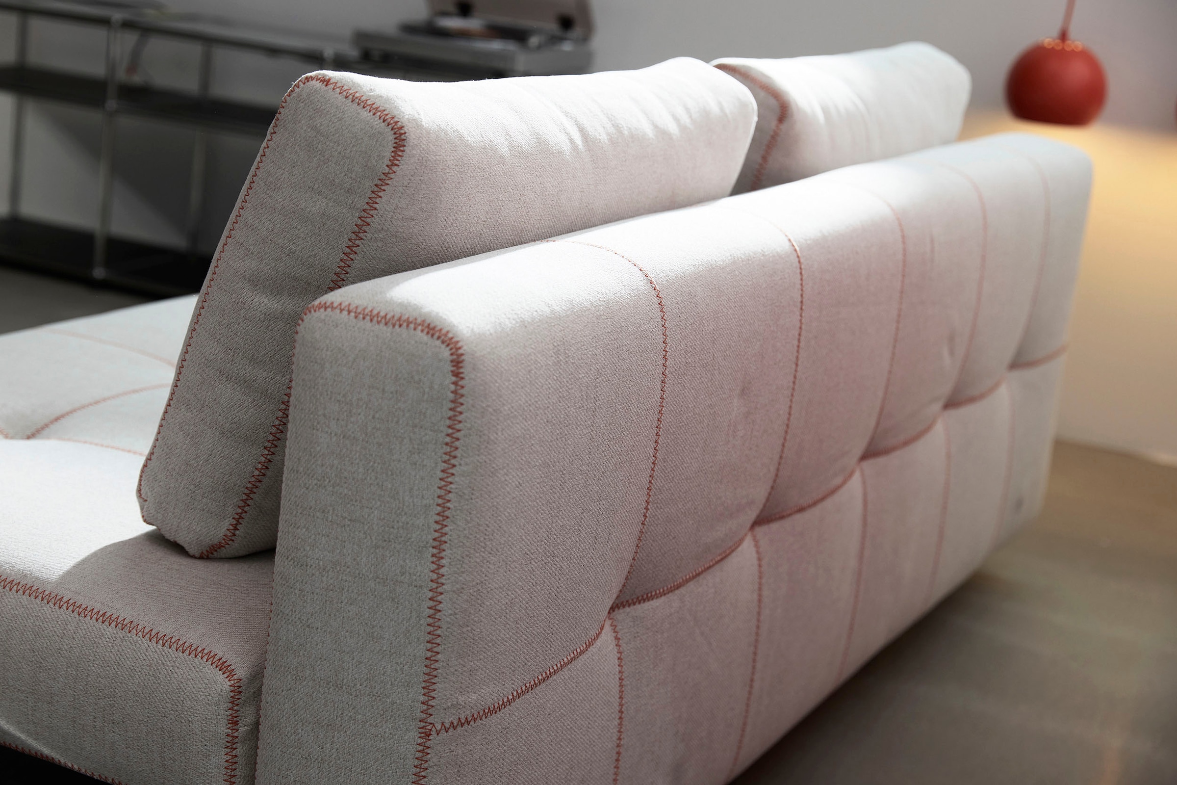 INNOVATION LIVING ™ 3-Sitzer »SIGGA X Schlafsofa mit hohen Sitz- und Liegekomfort«, Dekorative Kontrastnähte, detailreiches Design