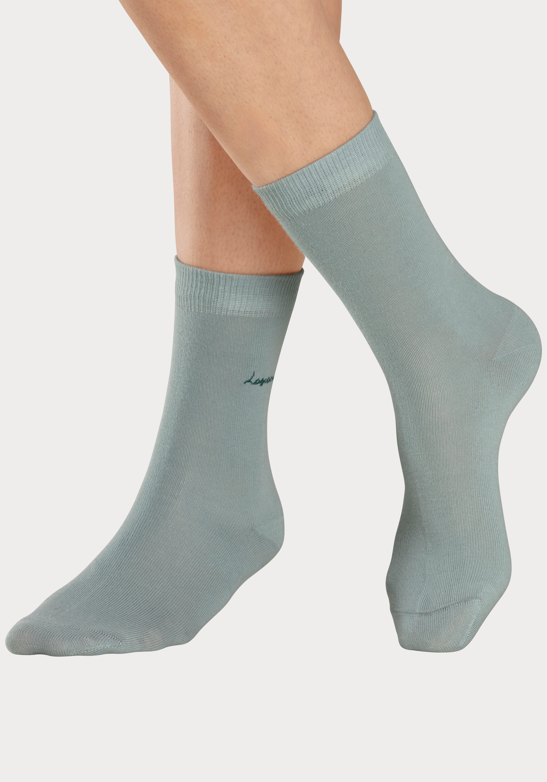 LASCANA Basicsocken, (Box, 7 Paar), mit hochwertiger Logo Stickerei