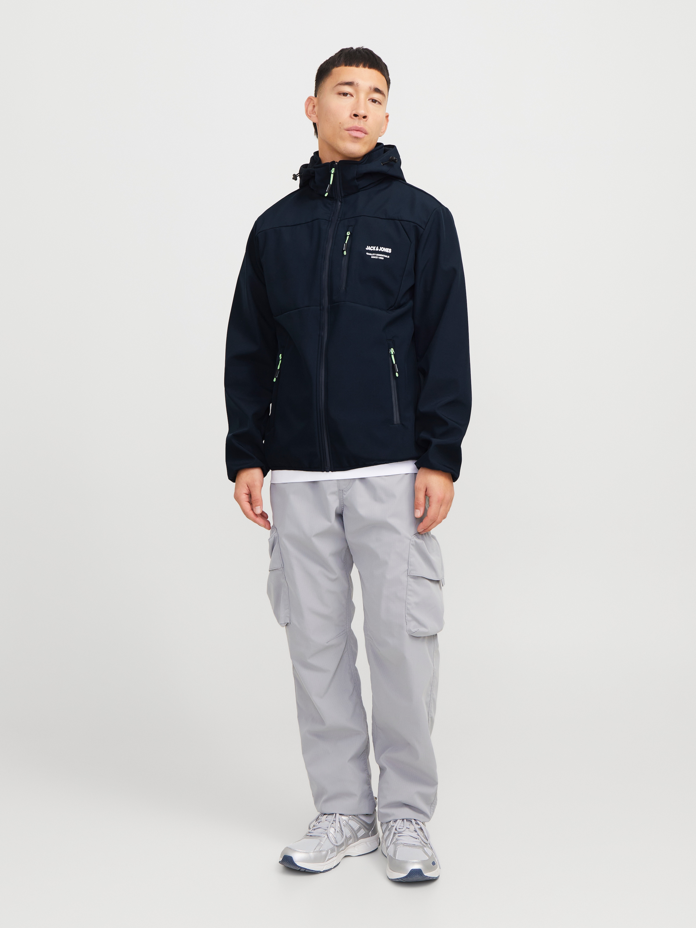 Jack & Jones Softshelljacke »JJTHEO SOFTSHELL JACKET«, mit Kapuze