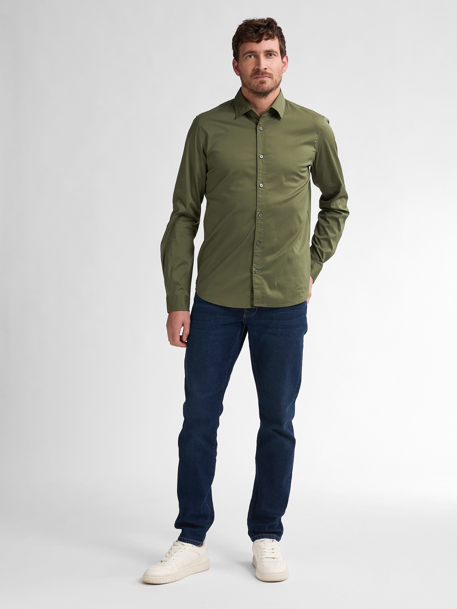 Petrol Industries Langarmshirt, mit Button-Down Kragen