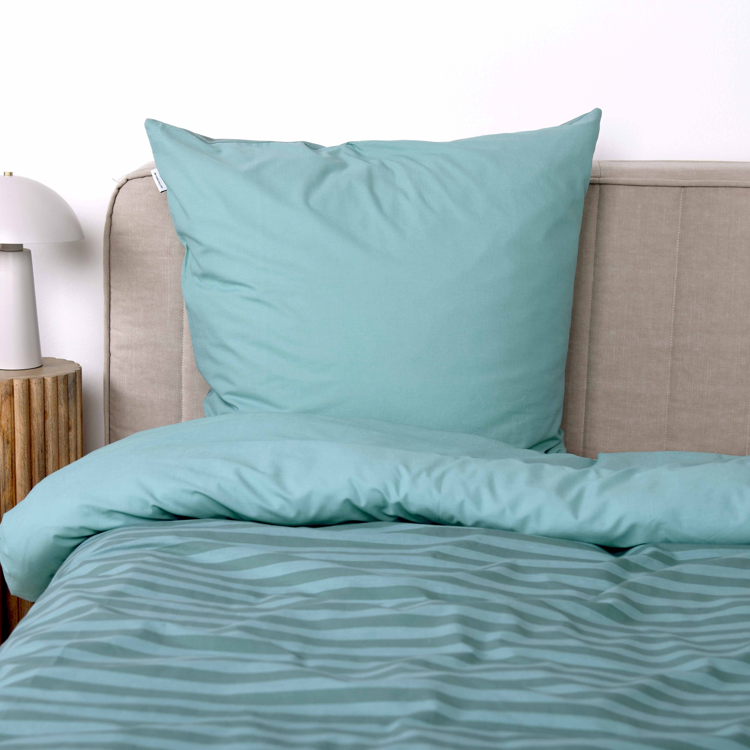 TOM TAILOR HOME Bettwäsche »MEDIUM STRIPES in Gr. 135x200cm, 155x220cm oder 200x220cm«, (2 tlg.), new bedroom, mit farbigem Markenreißverschluss