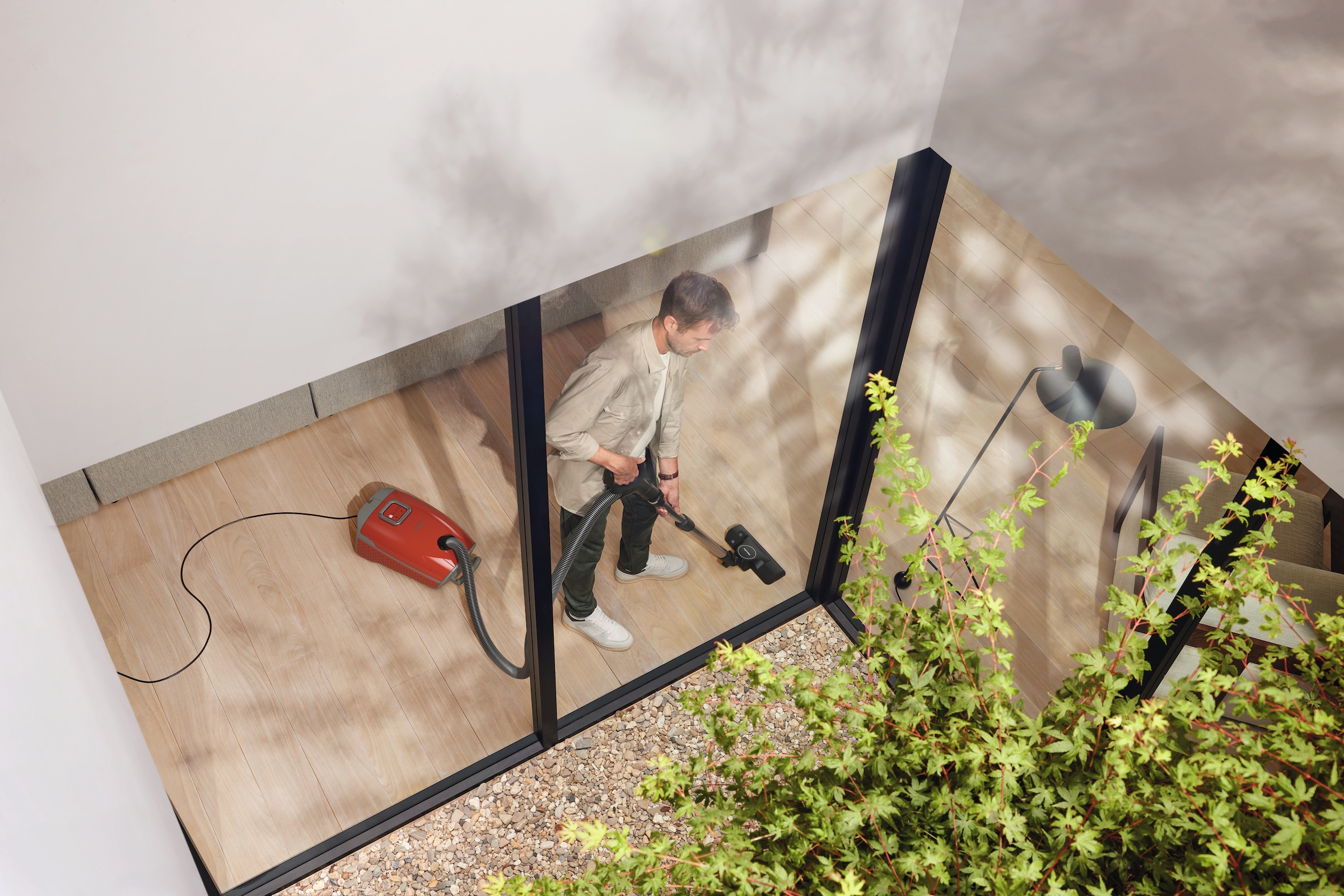 Miele Bodenstaubsauger »Guard L1 mit ComfortFit, Nachfolger Complete C3, 12m Aktionsradius«, 890 W, mit Beutel, Leistungsstark, Premium Design, komfortable Reinigung mit 2in1 Düse