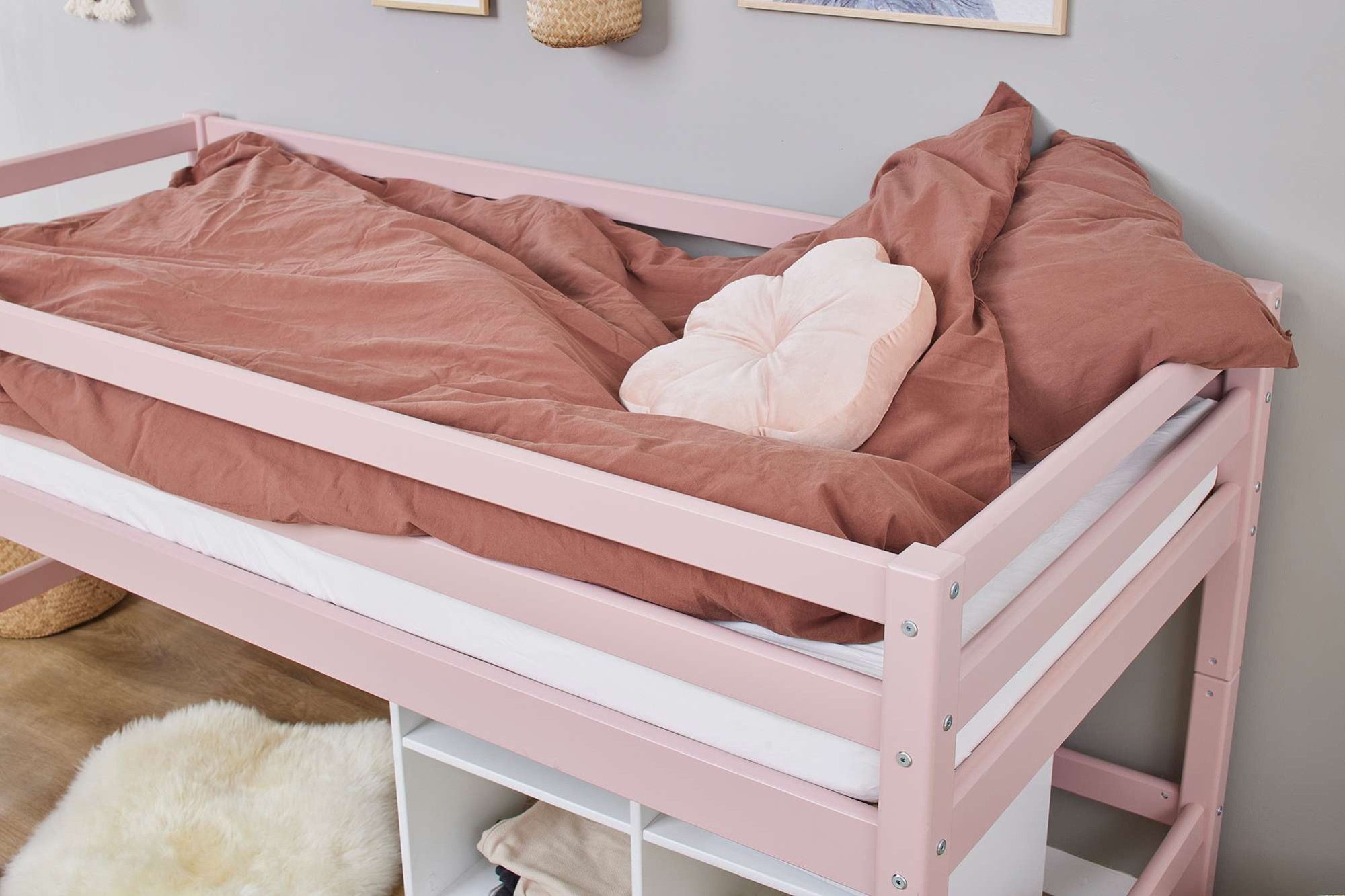 Hoppekids Spielbett »ECO Dream MY COLOR, Kinderbett, Hochbett, 90x200 Massivholz«, mit drei Seiten und Rausfallschutz, umbaubar in Einzelbett