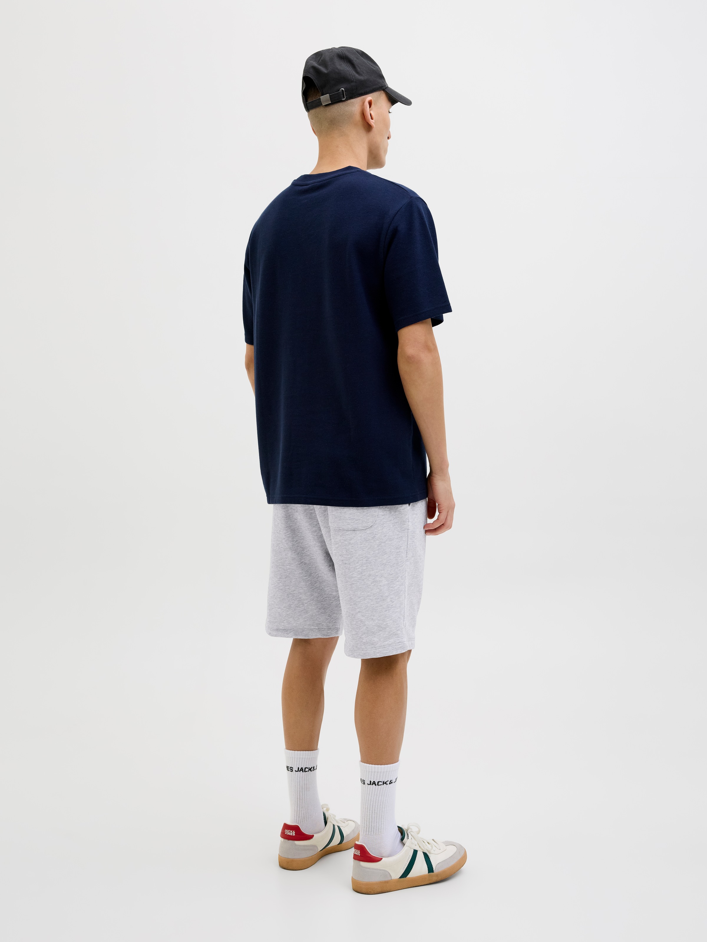 Jack & Jones Shorts »JPSTGORDON BRADLEY SWEAT SHORTS MID«, mit elastischem Bund