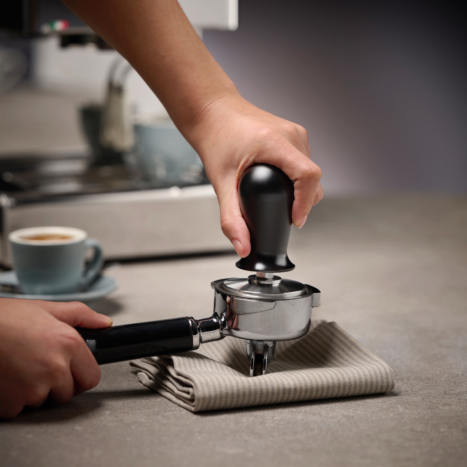 APS Tamper »Espresso Tamper Ø 58 mm, Höhe ca. 10 cm, Griff mit Druckregulierung«, (1 tlg.), aus Edelstahl, Aluminium, ca. 350 g