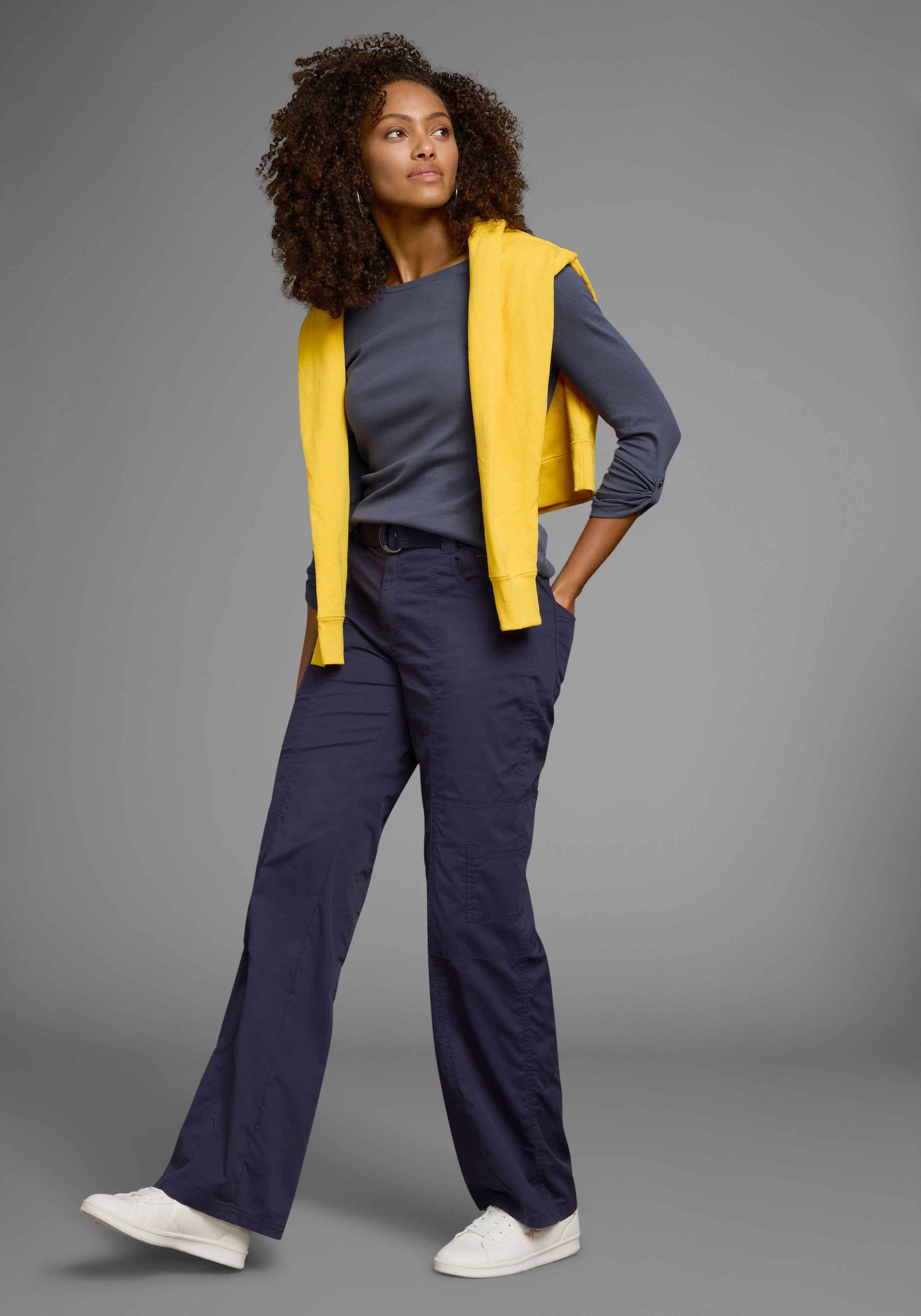 KangaROOS Langarmshirt mit Krempelärmeln,  sehr figurbetont,  aus Rippware