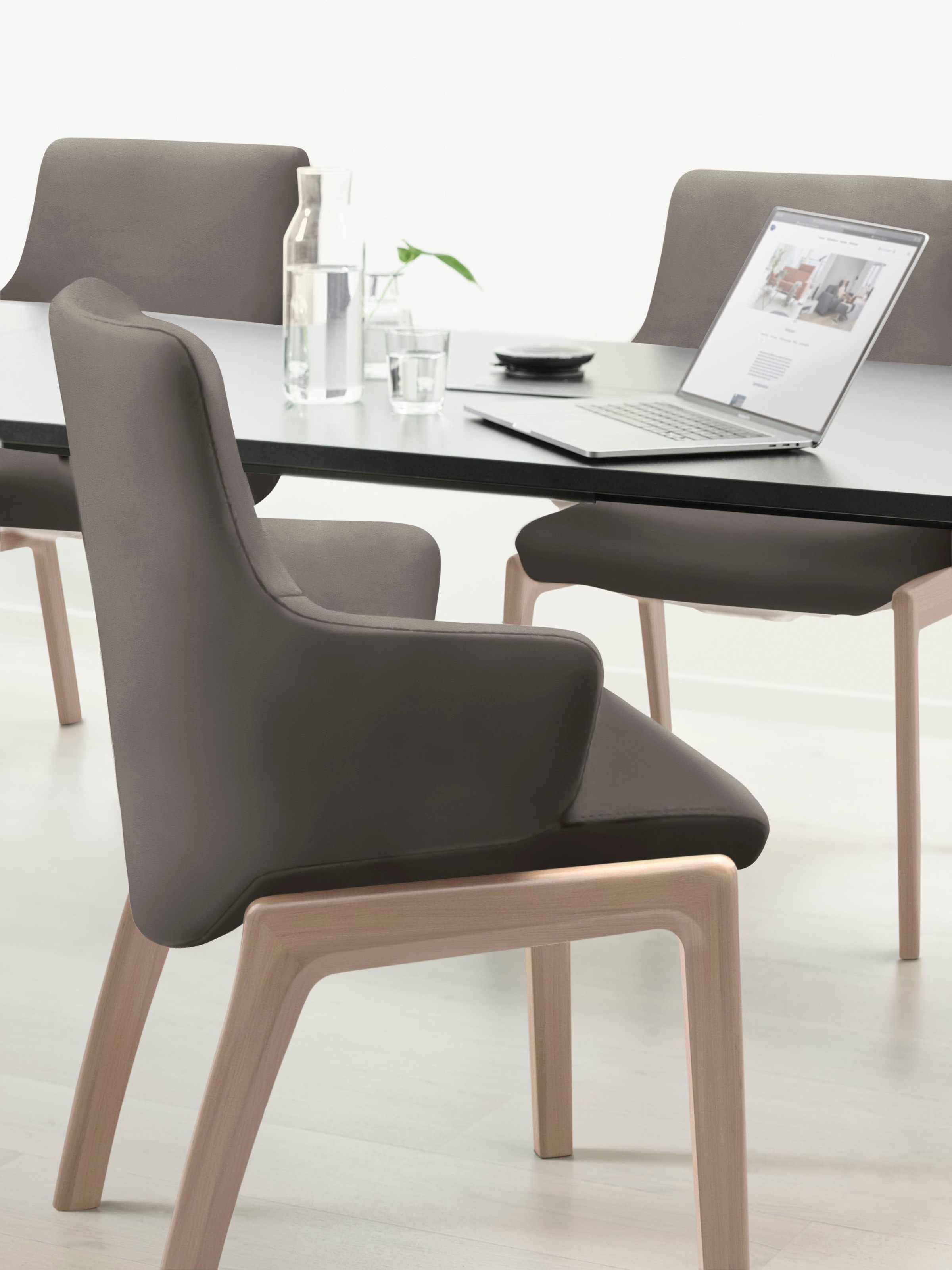 Stressless® Polsterstuhl »Laurel«, Leder PALOMA, Low Back mit Armlehne, Größe L, abgerundete Beine in Eiche gekalkt