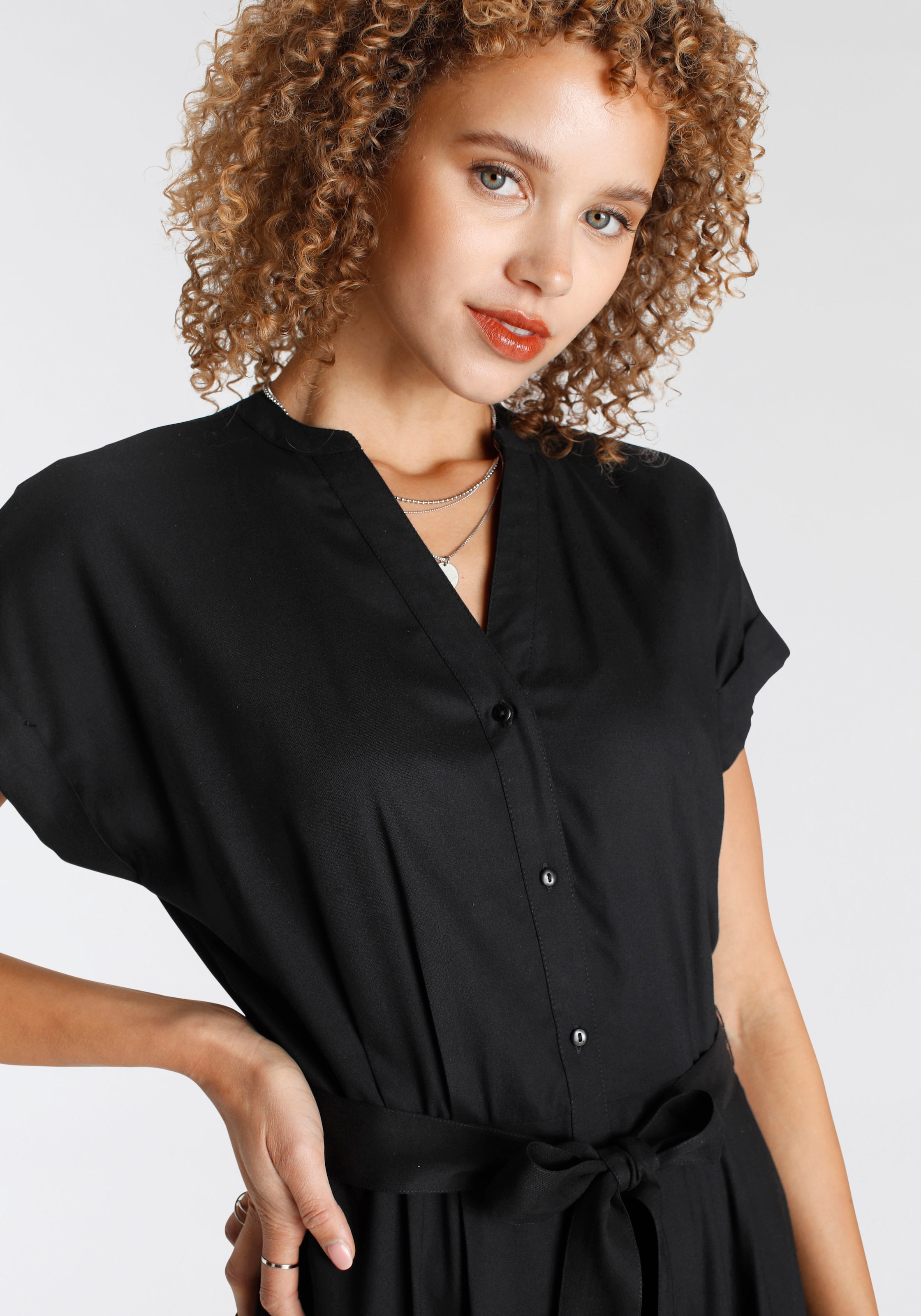 Tamaris Hemdblusenkleid, wadenlang, sportlicher Stil, aus Viskose, mit Stehkragen