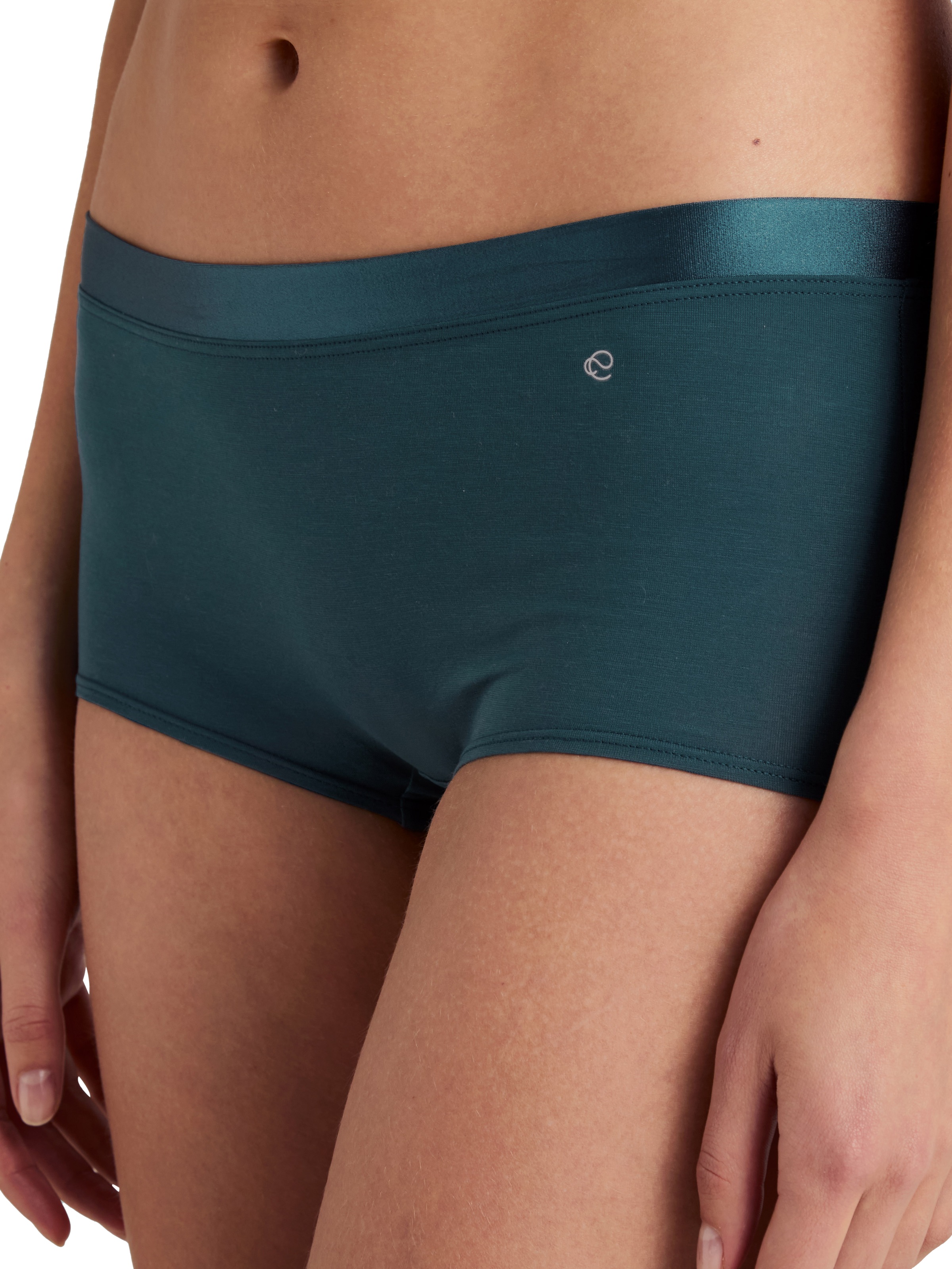 CALIDA Panty »Cate«, glänzendes Satin-Detail, elastischer Single Jersey, regular-cut, weich