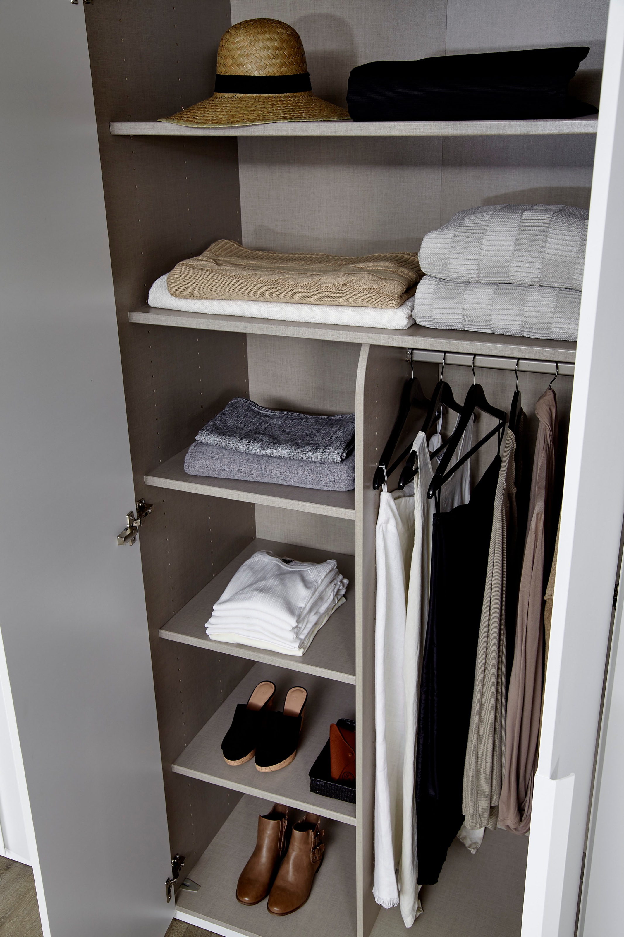 rauch Drehtürenschrank »Purisma« Kleiderschrank Schlafzimmerschrank Schrank, mit umfangreicher Innenausstattung